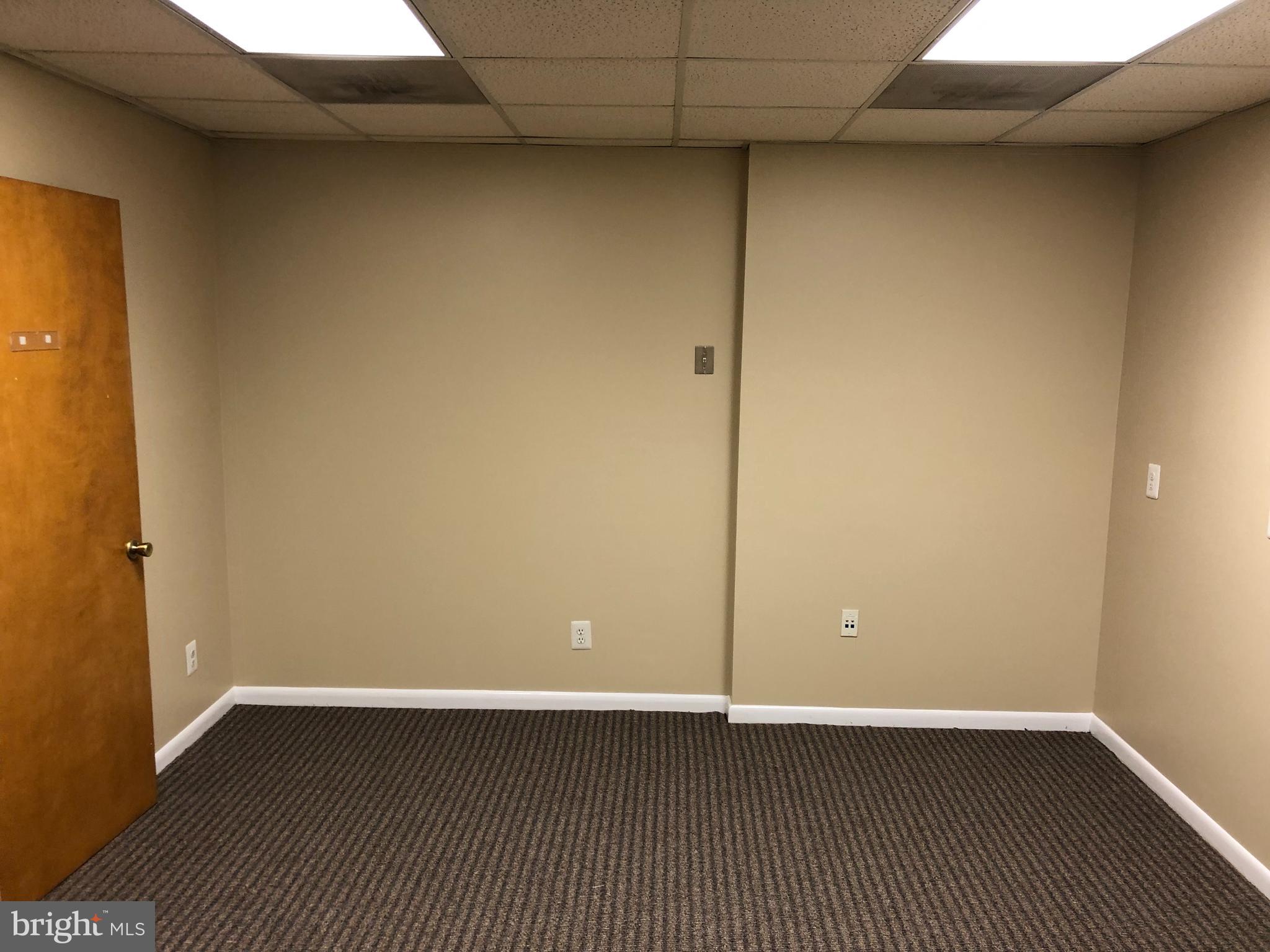 FAIRFAX TOWNE OFFICE PARK - Commercial Lease