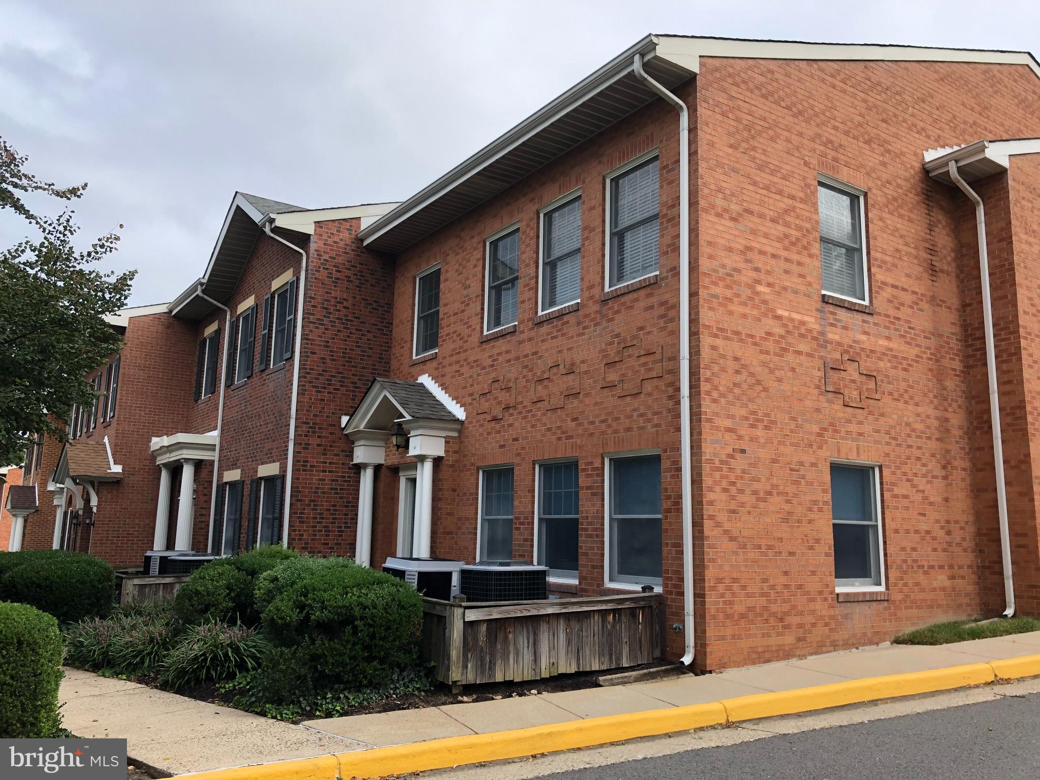 FAIRFAX TOWNE OFFICE PARK - Commercial Lease