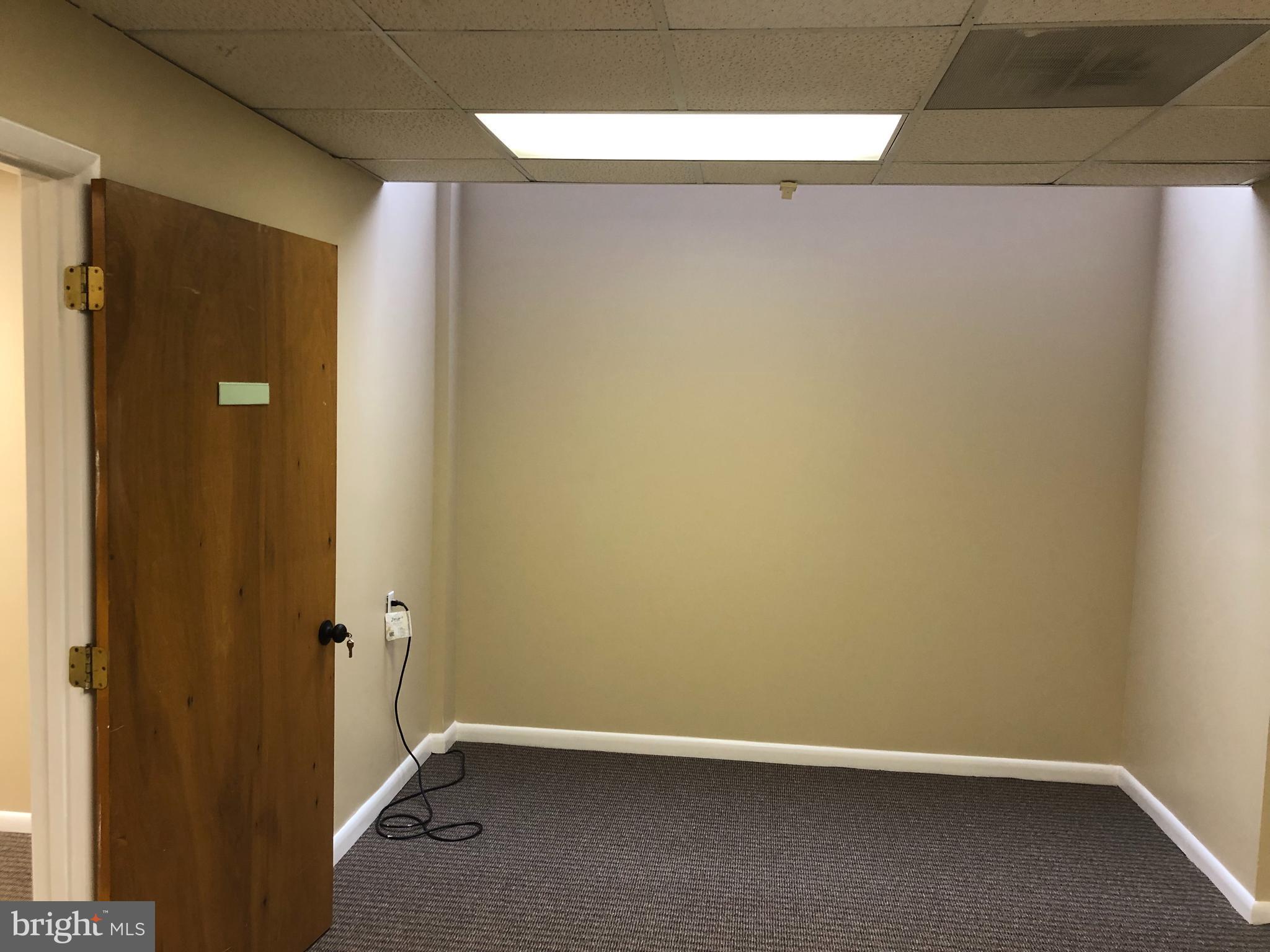 FAIRFAX TOWNE OFFICE PARK - Commercial Lease