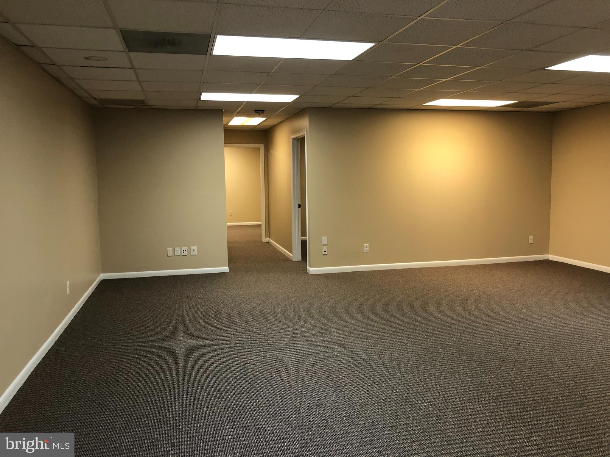 FAIRFAX TOWNE OFFICE PARK - Commercial Lease