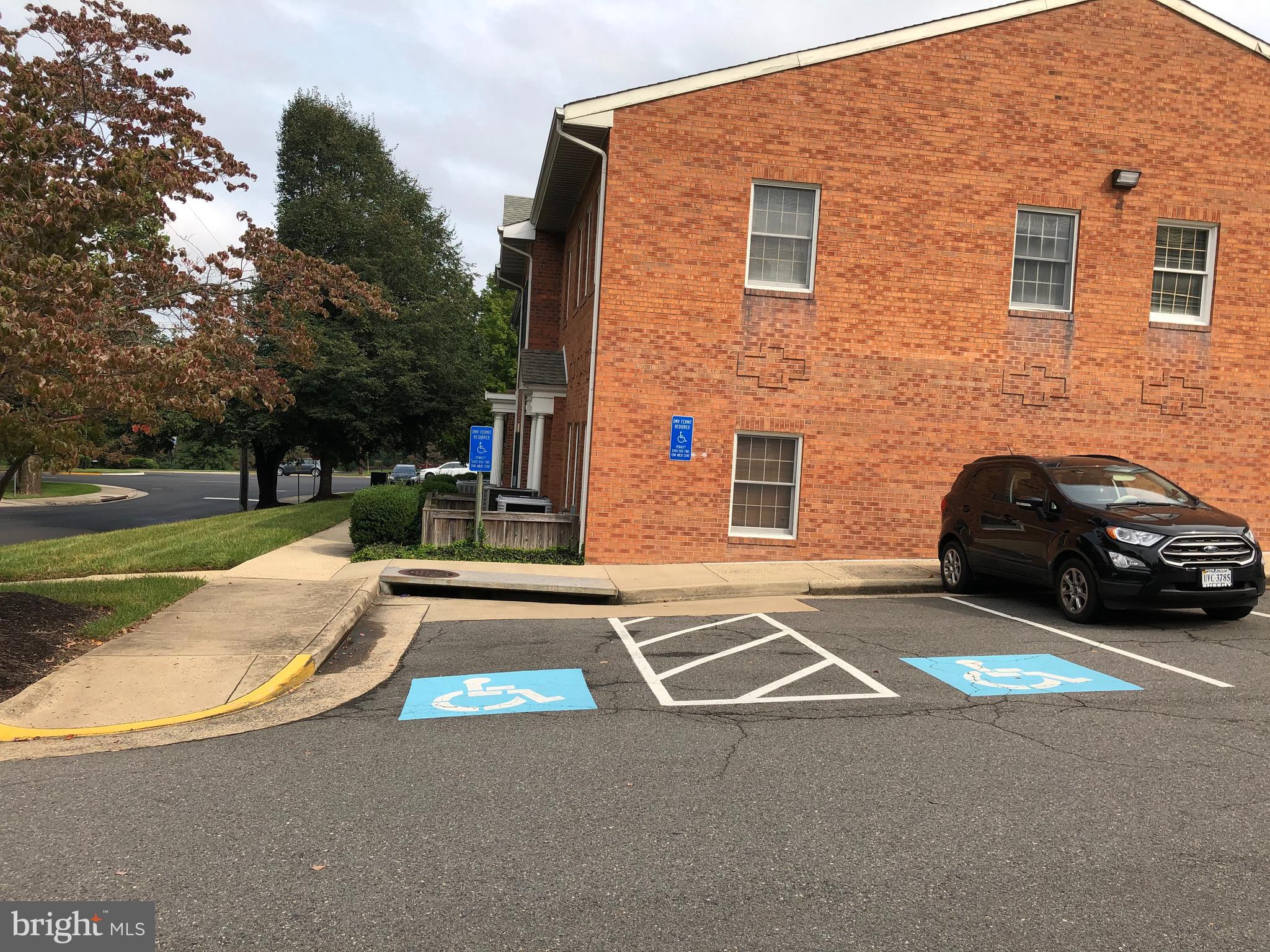 FAIRFAX TOWNE OFFICE PARK - Commercial Lease