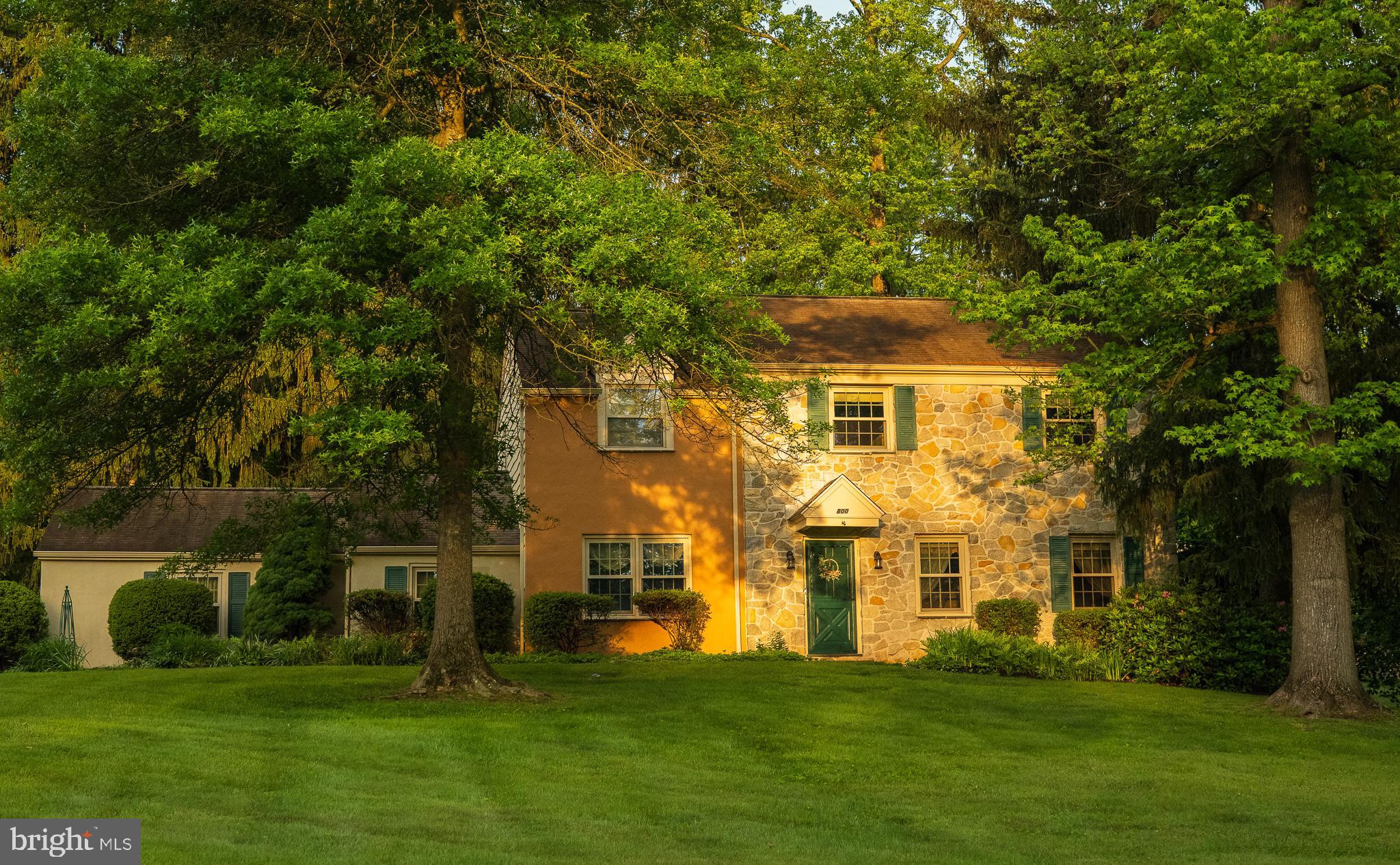 800 HUNT CLUB LANE