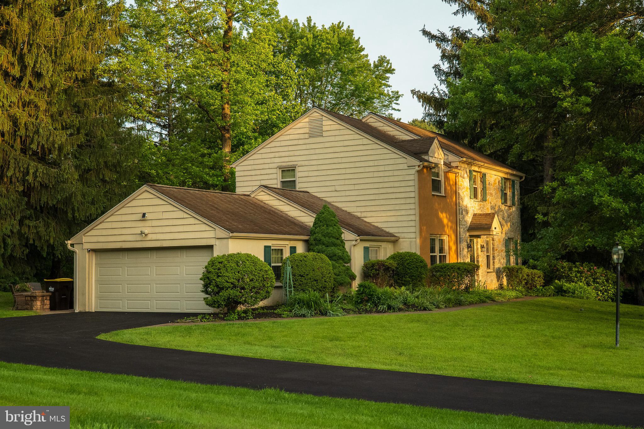 800 HUNT CLUB LANE