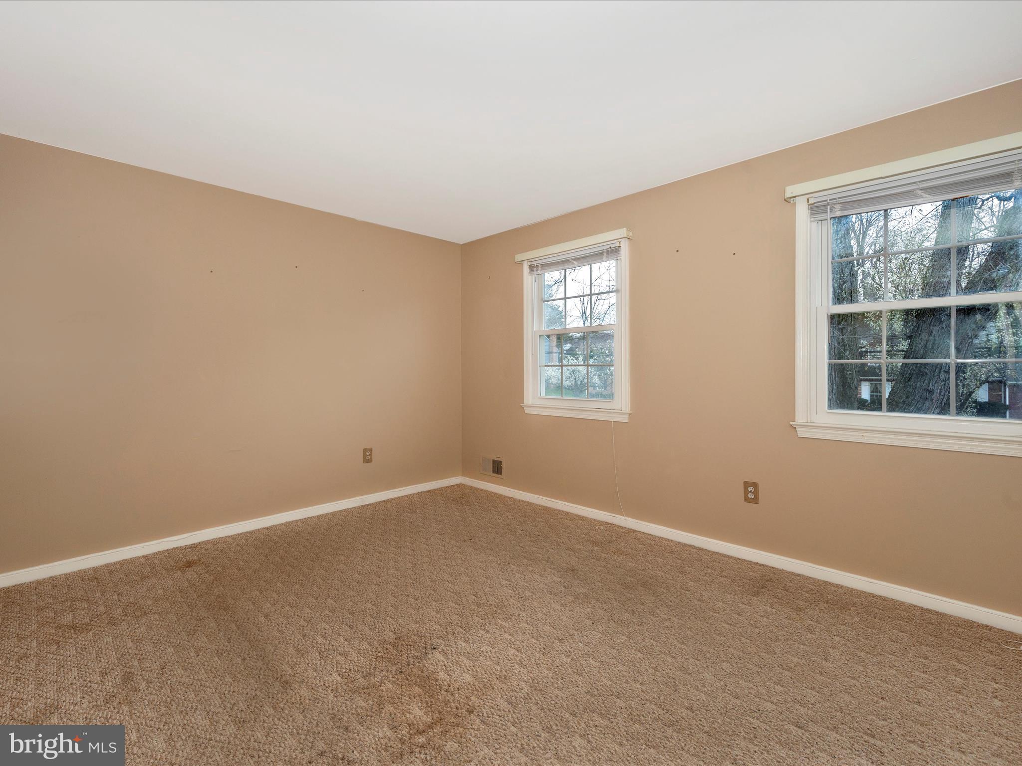 MANOR WOODS - Residential