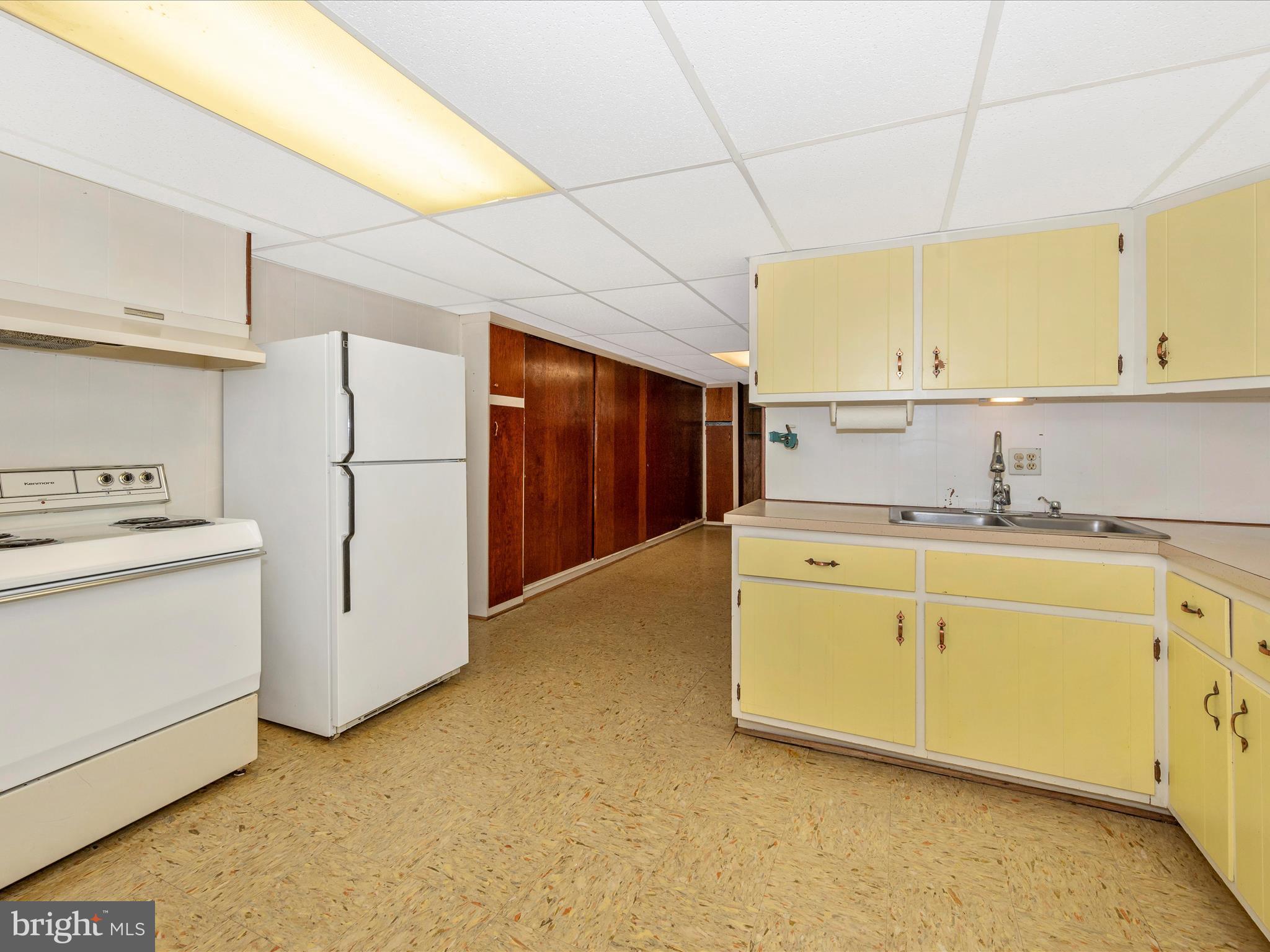 MANOR WOODS - Residential