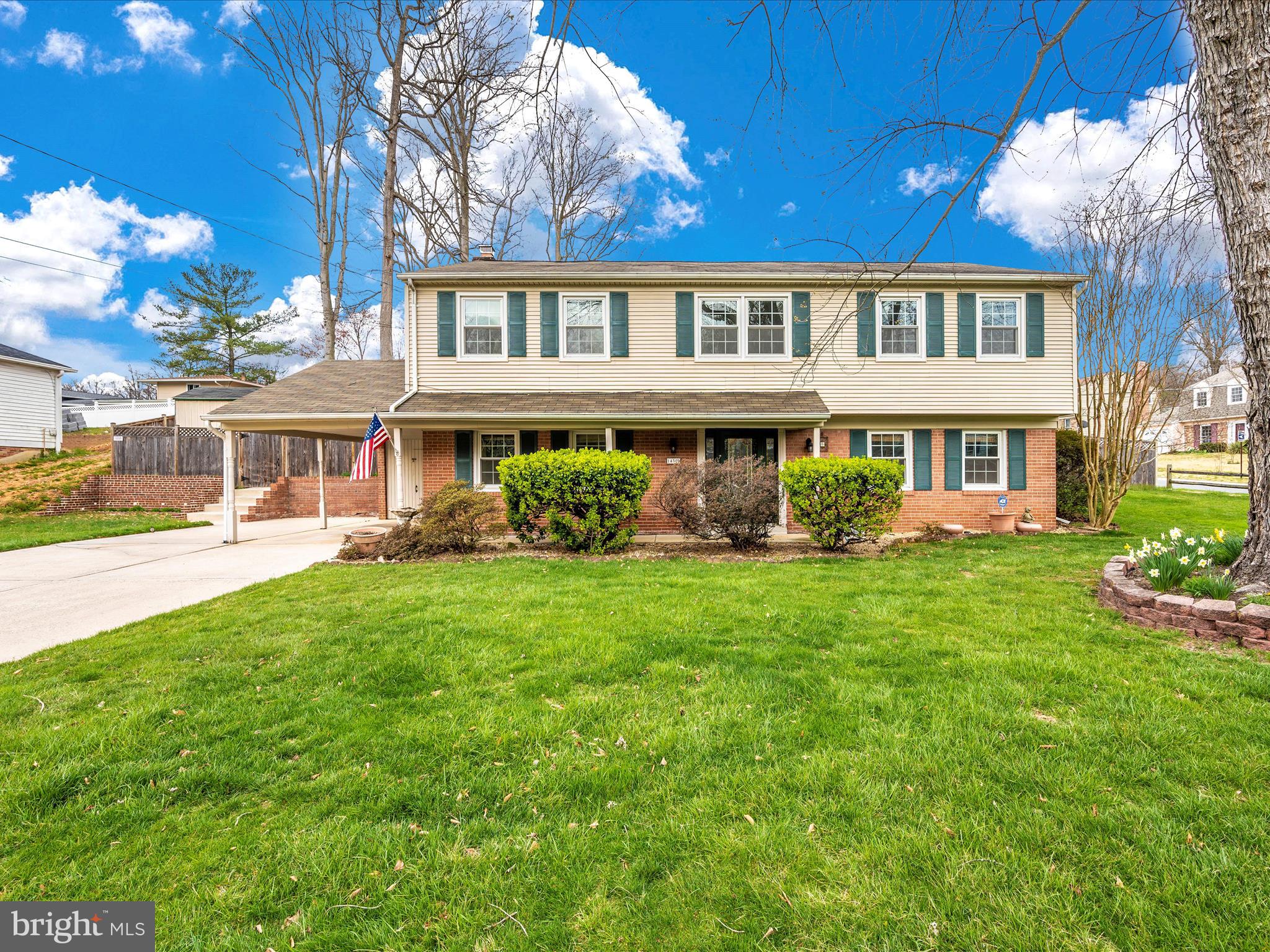 MANOR WOODS - Residential