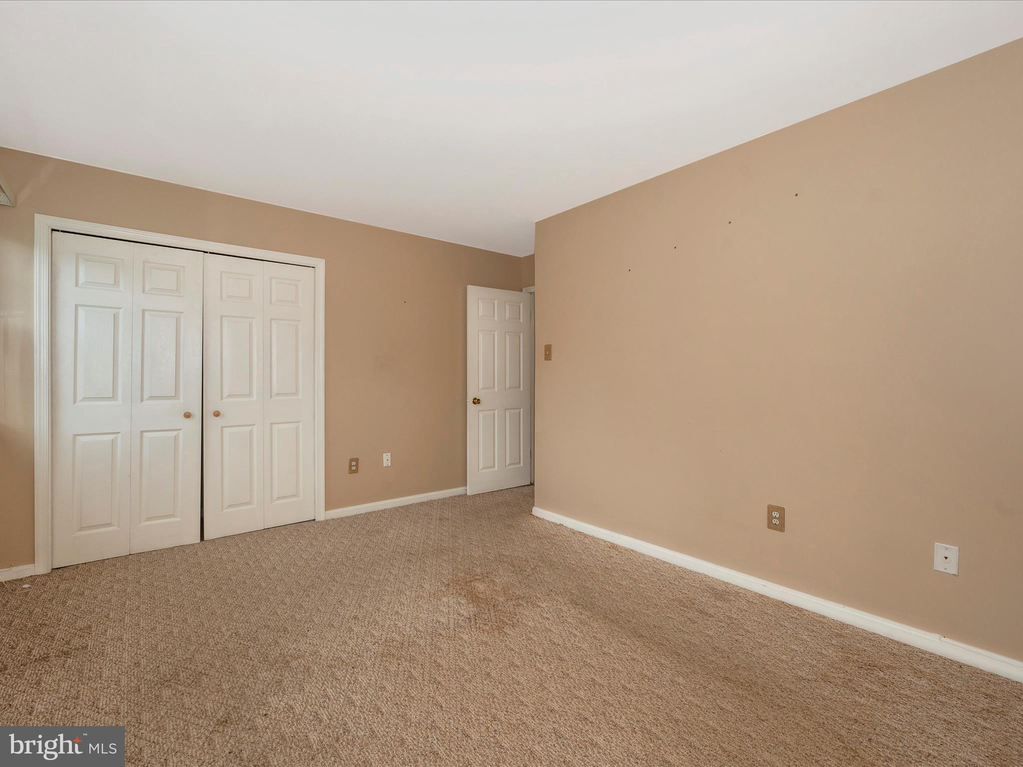 MANOR WOODS - Residential