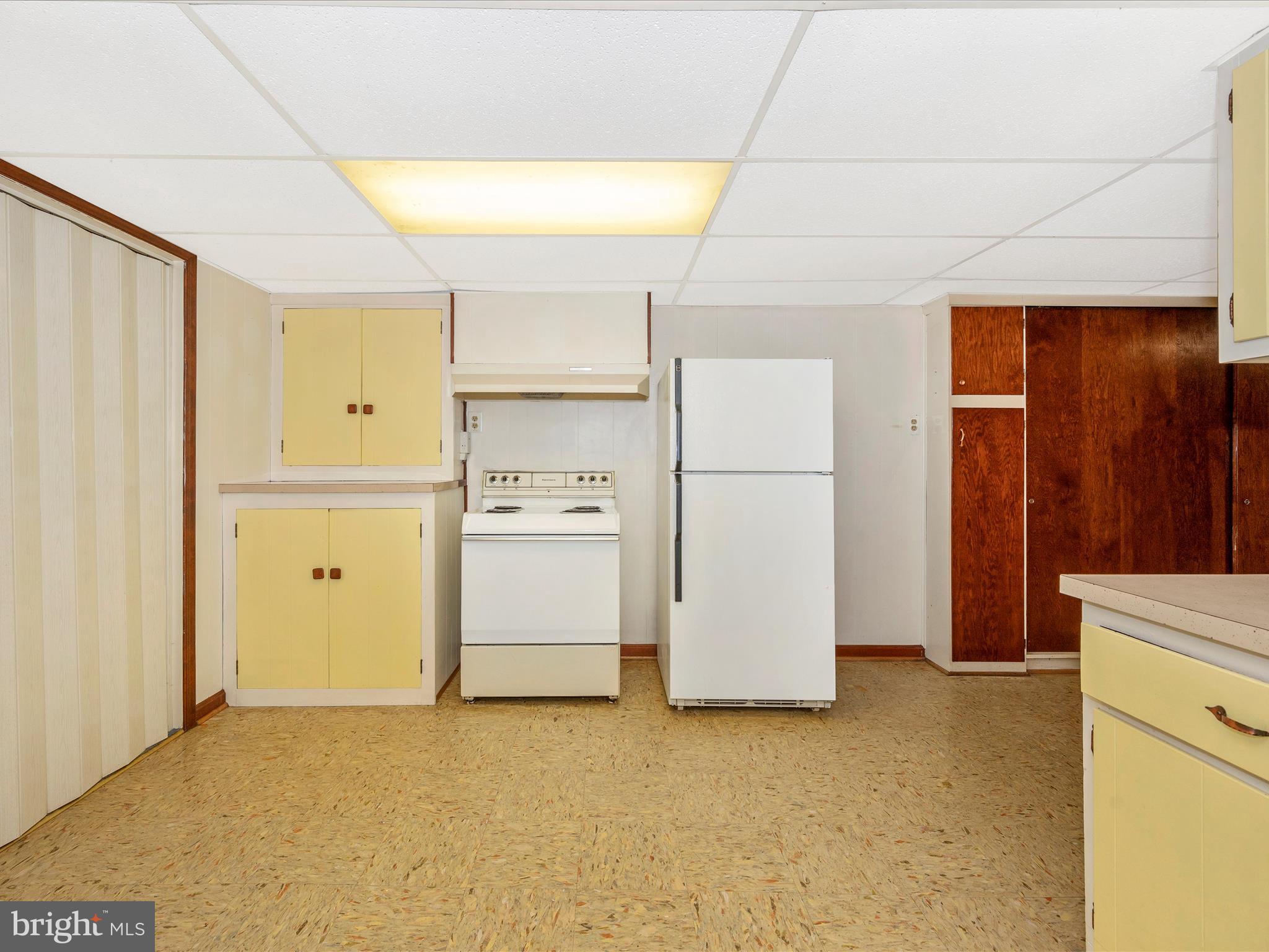 MANOR WOODS - Residential