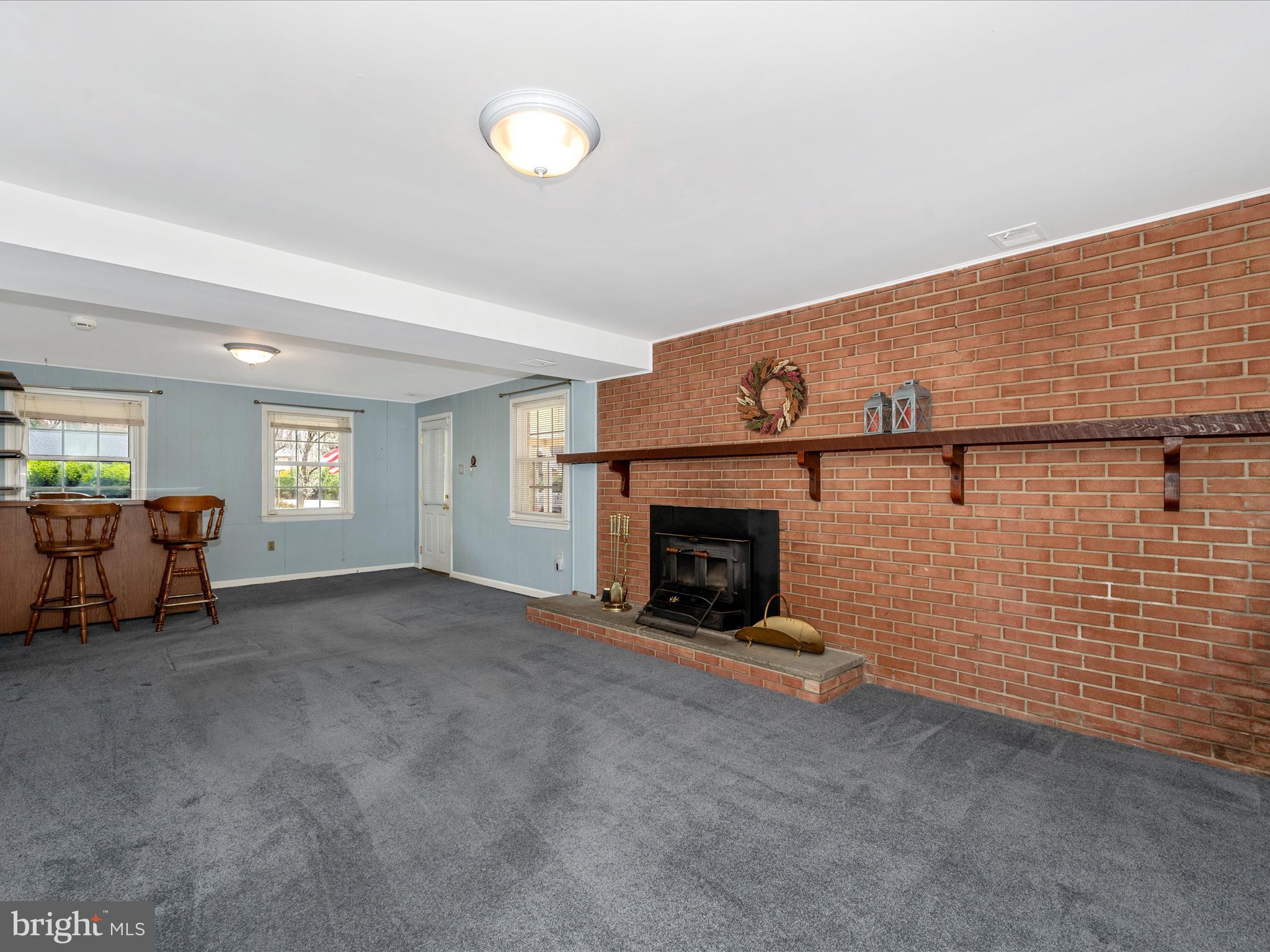 MANOR WOODS - Residential