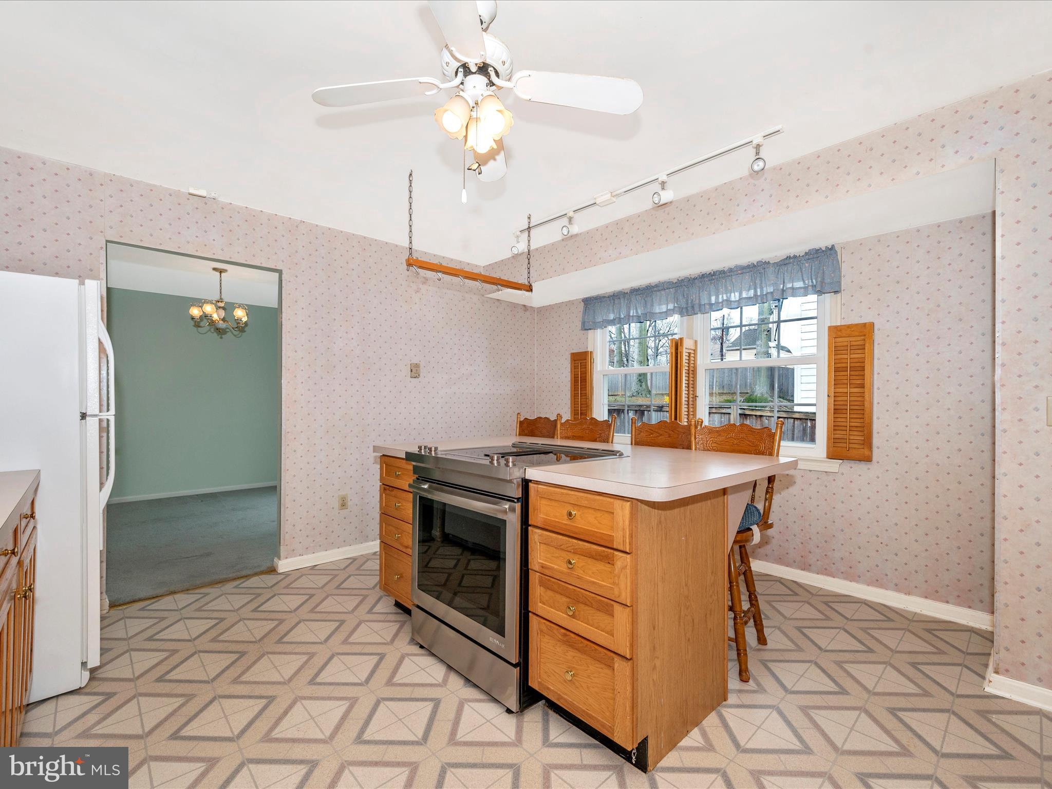 MANOR WOODS - Residential