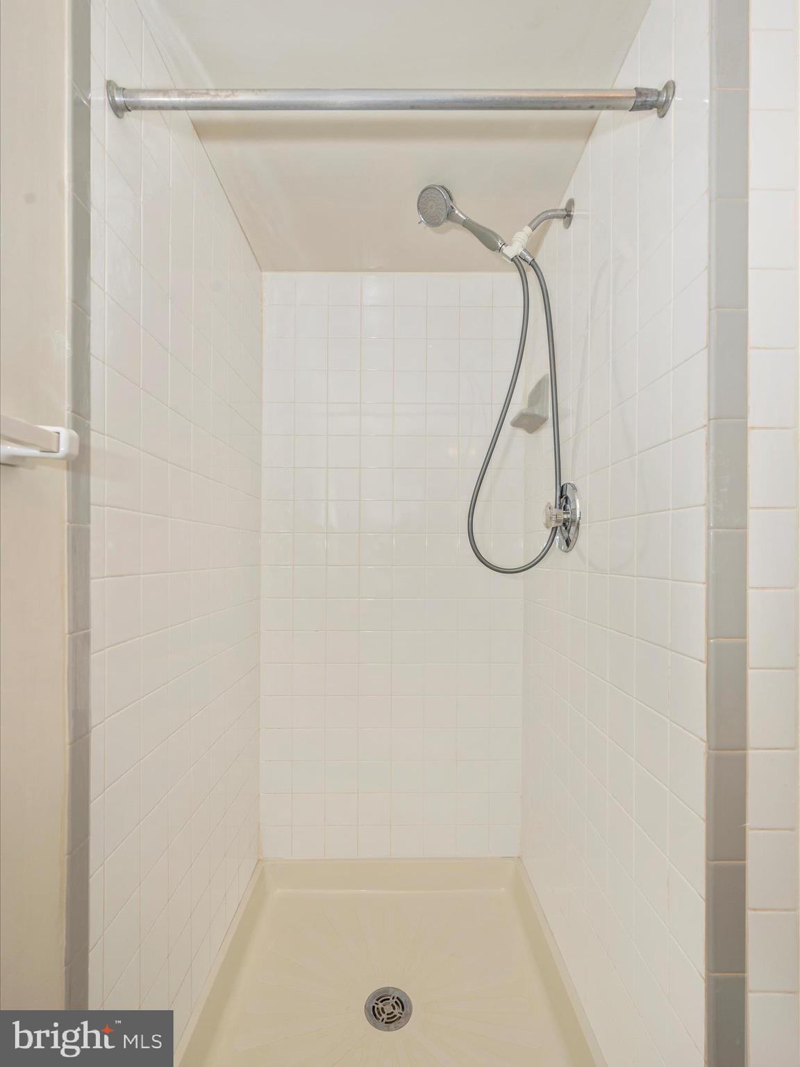 MANOR WOODS - Residential