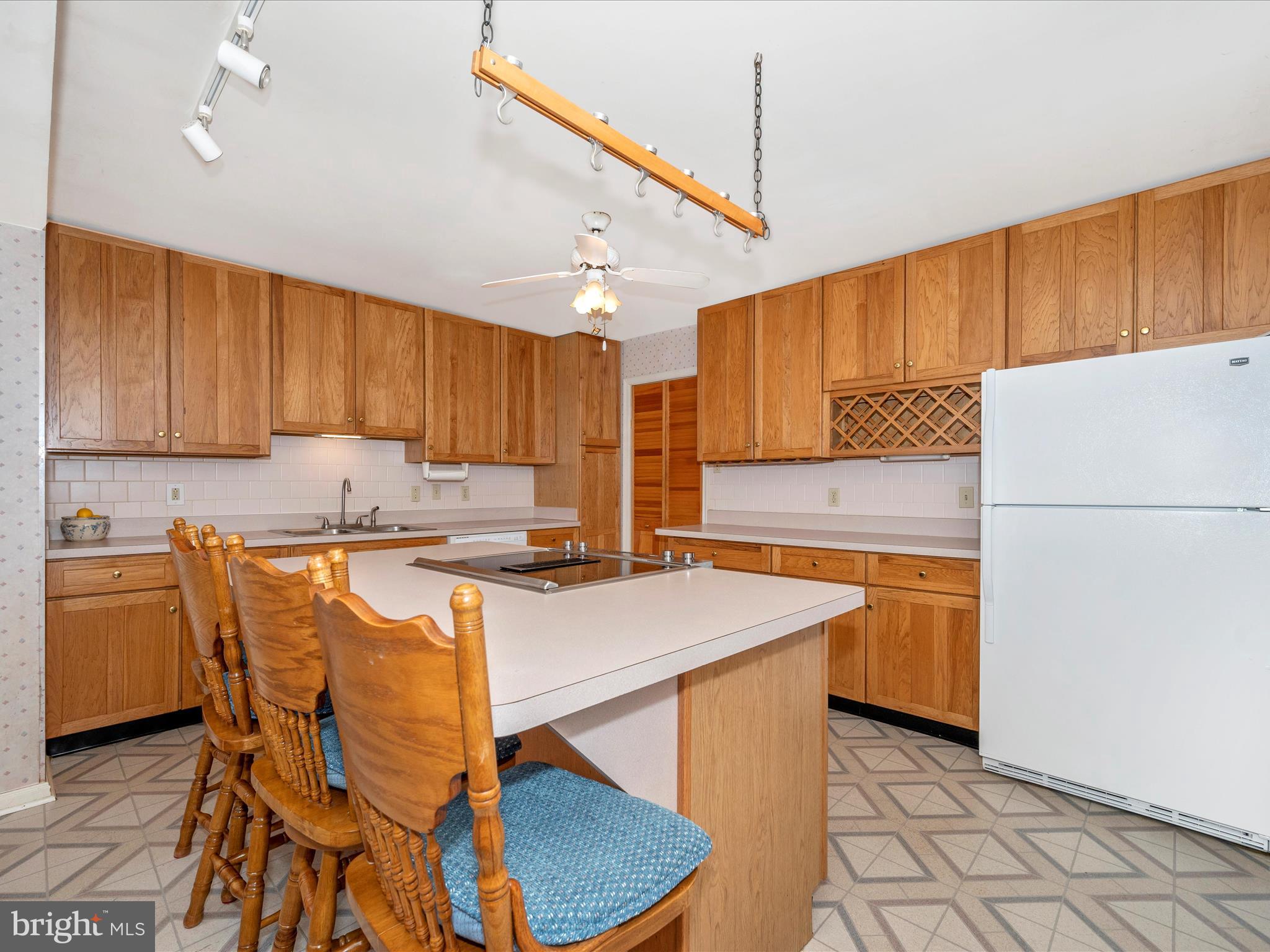 MANOR WOODS - Residential