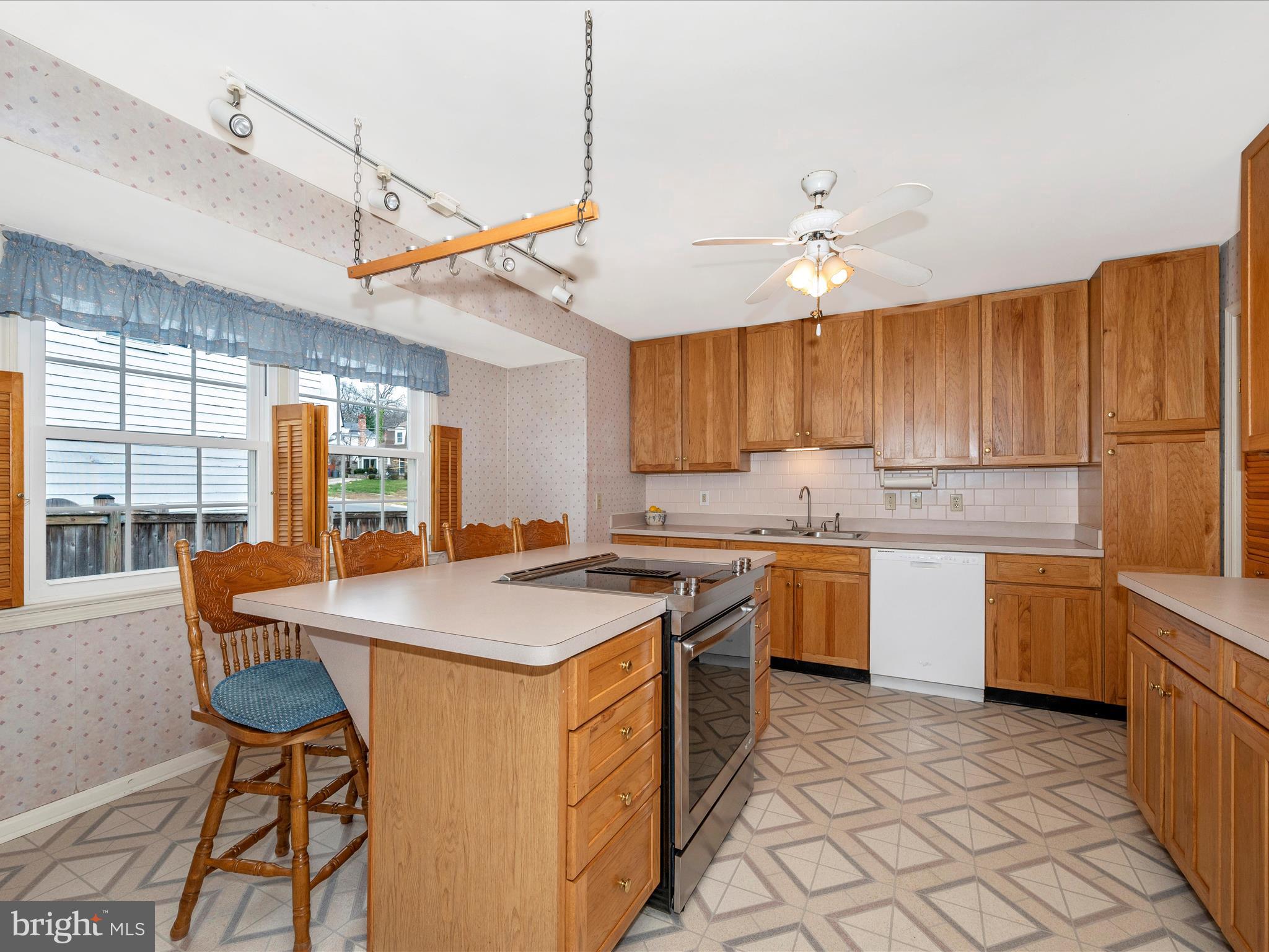 MANOR WOODS - Residential