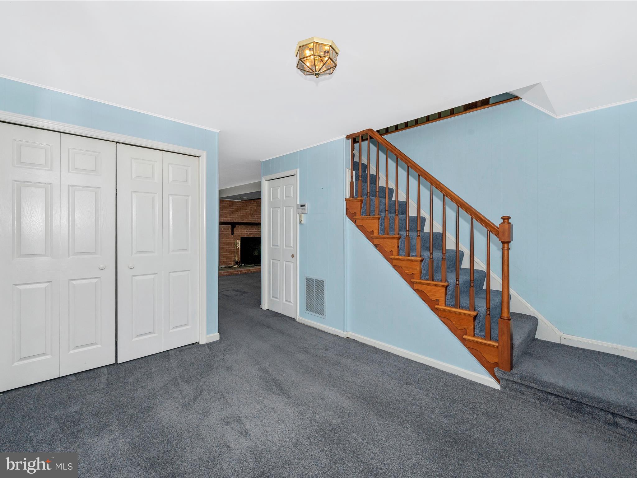 MANOR WOODS - Residential