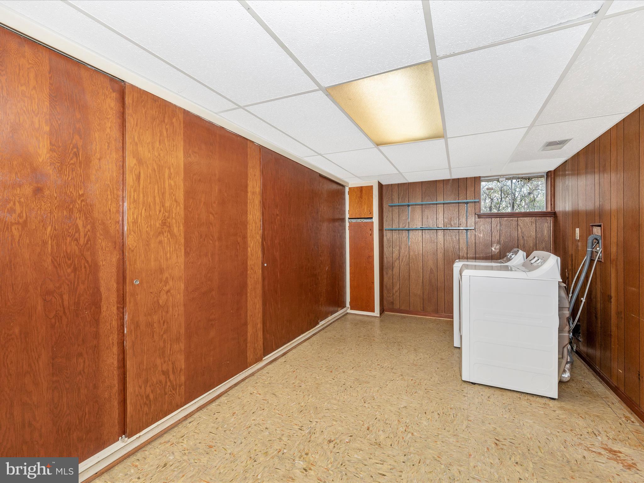 MANOR WOODS - Residential