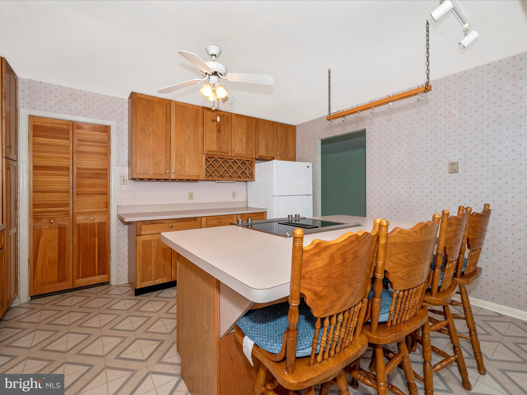 MANOR WOODS - Residential