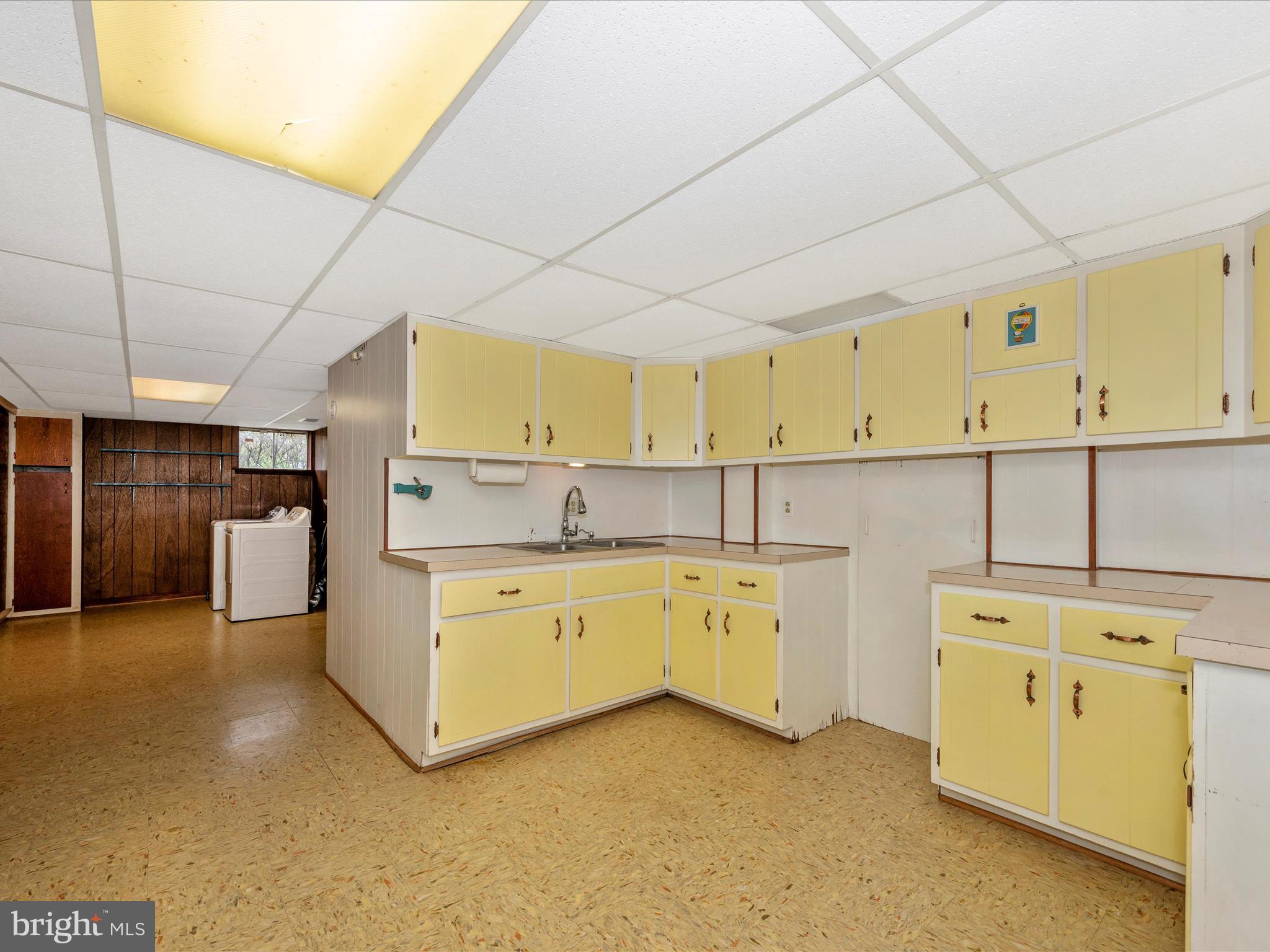 MANOR WOODS - Residential