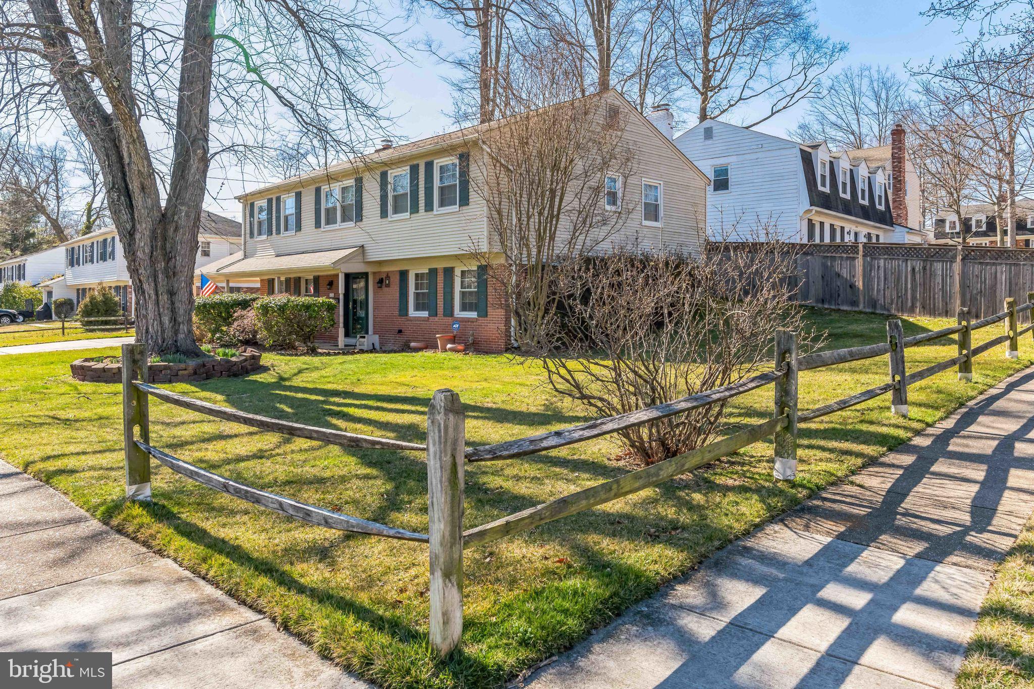 MANOR WOODS - Residential