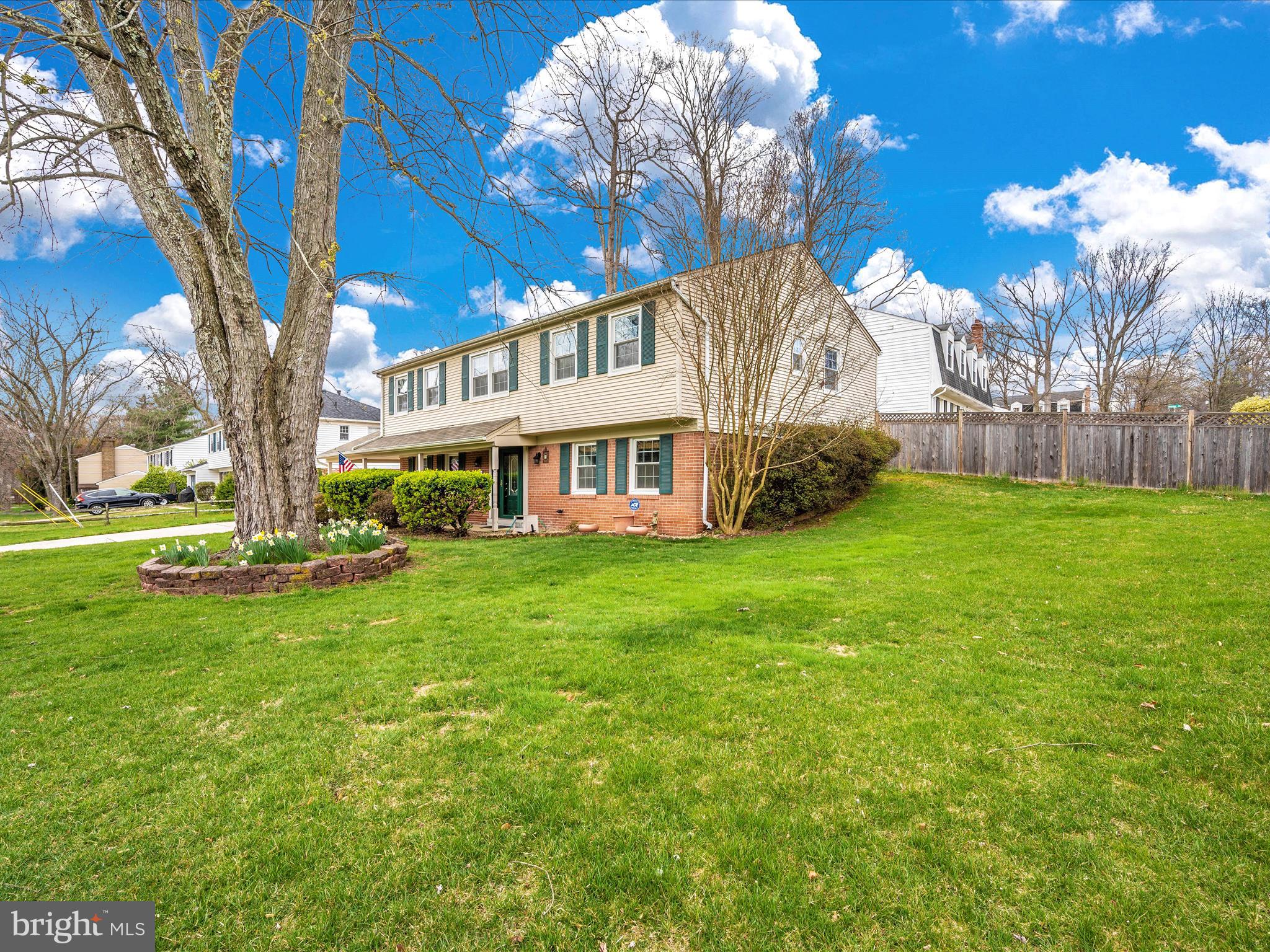 MANOR WOODS - Residential