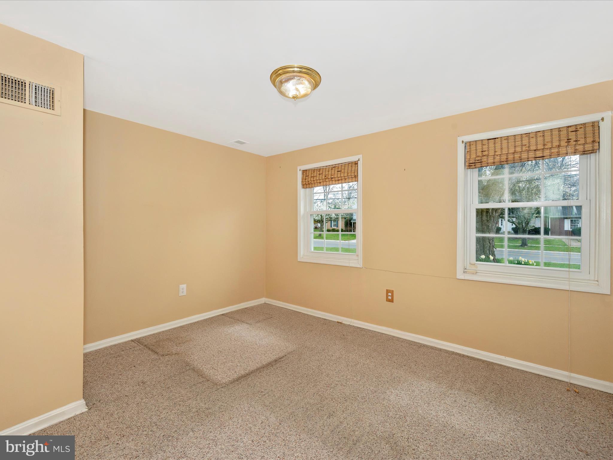 MANOR WOODS - Residential