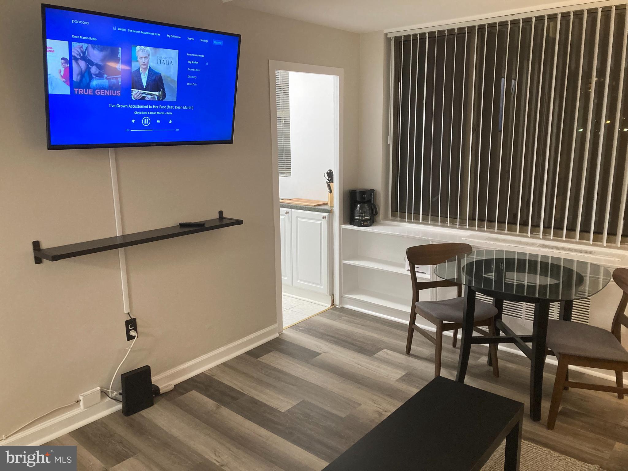 RIVER PLACE - Residential Lease