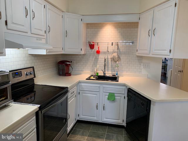 LOWRY HOUSE - Residential Lease