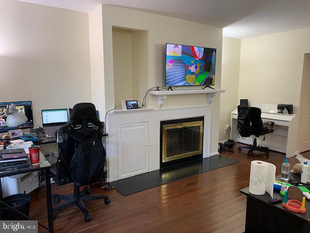 LOWRY HOUSE - Residential Lease