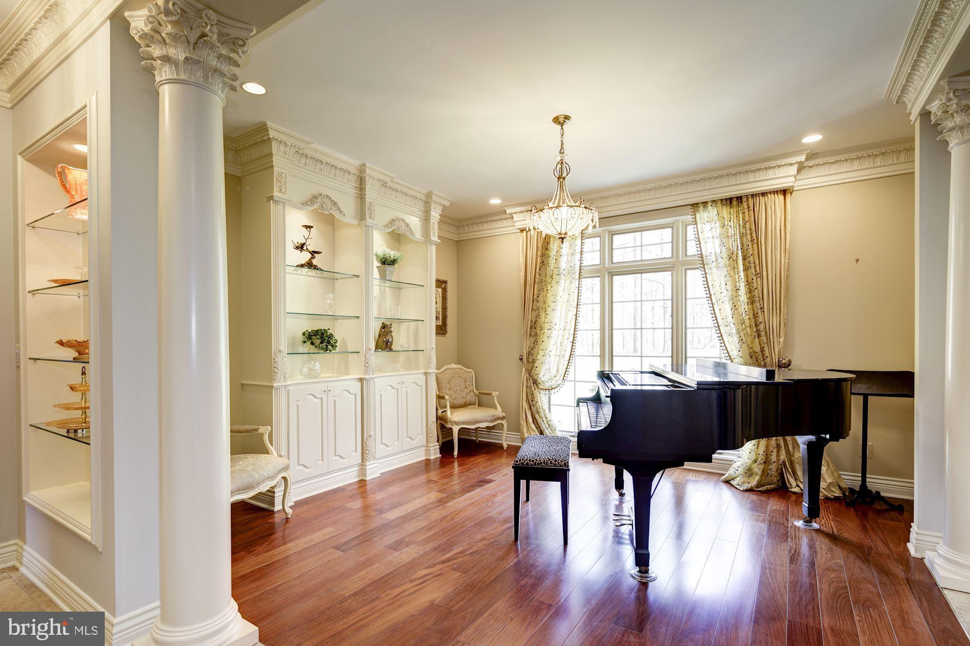 TRIADELPHIA WOODS - Residential