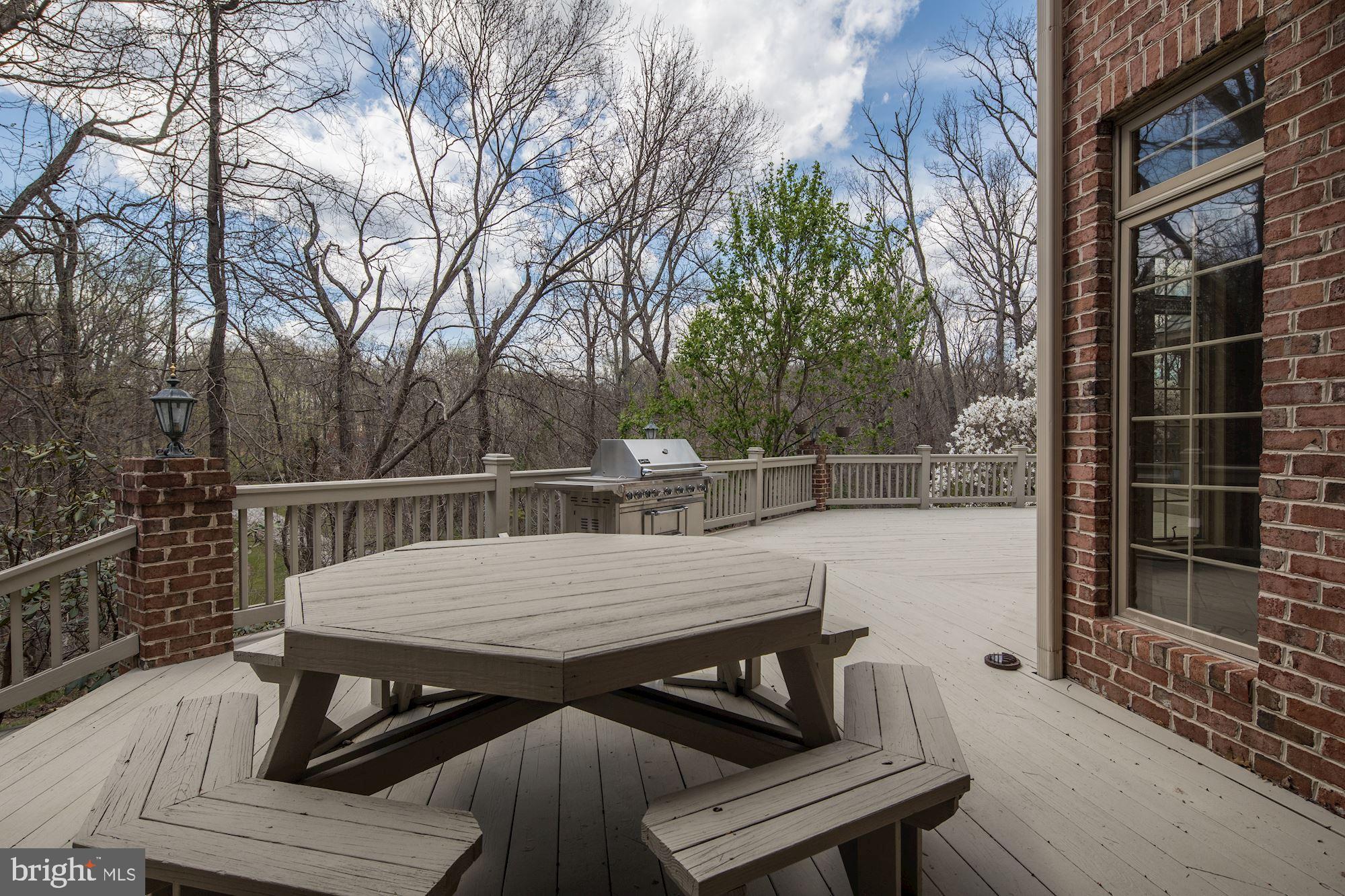 TRIADELPHIA WOODS - Residential