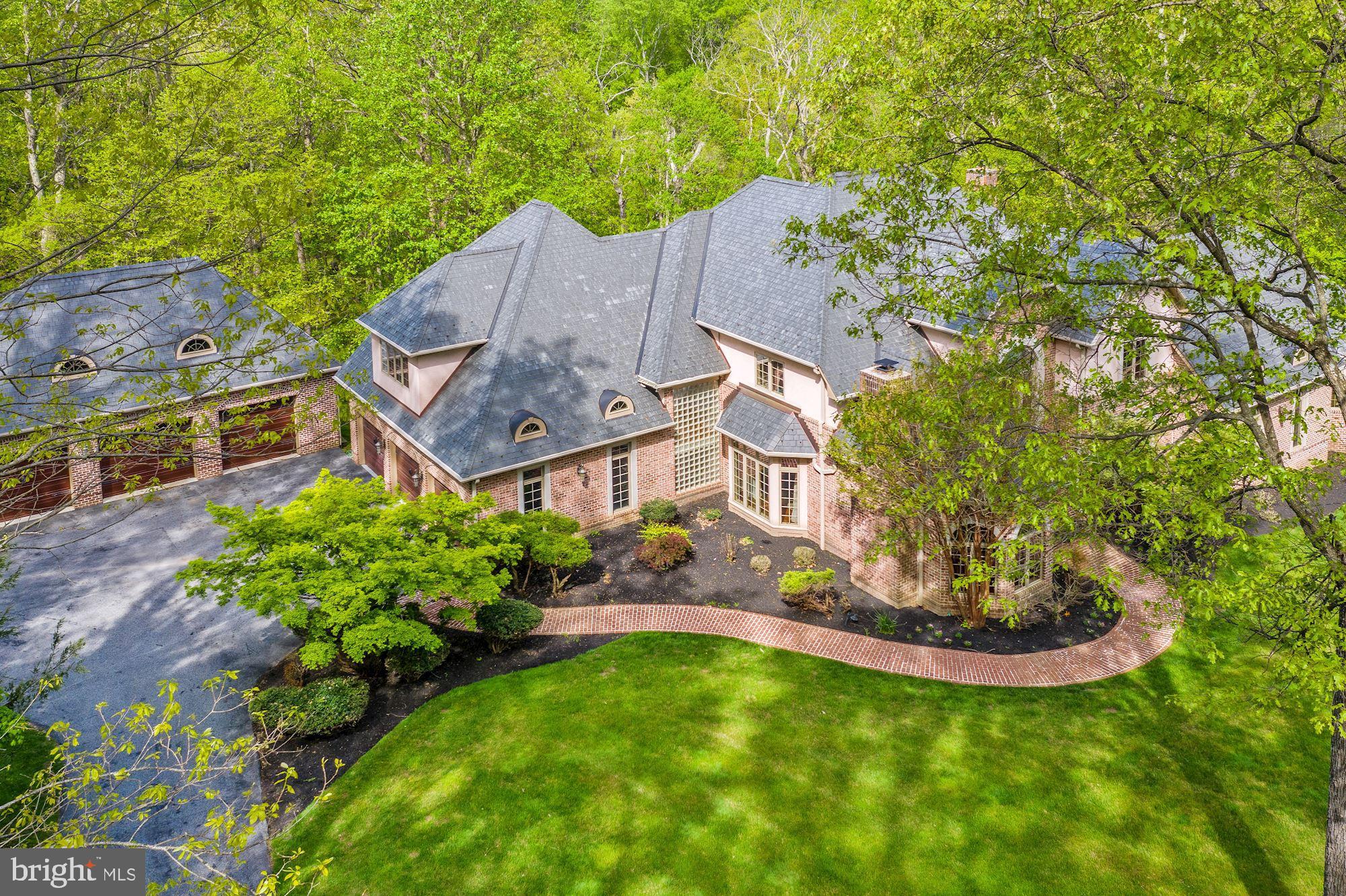 TRIADELPHIA WOODS - Residential