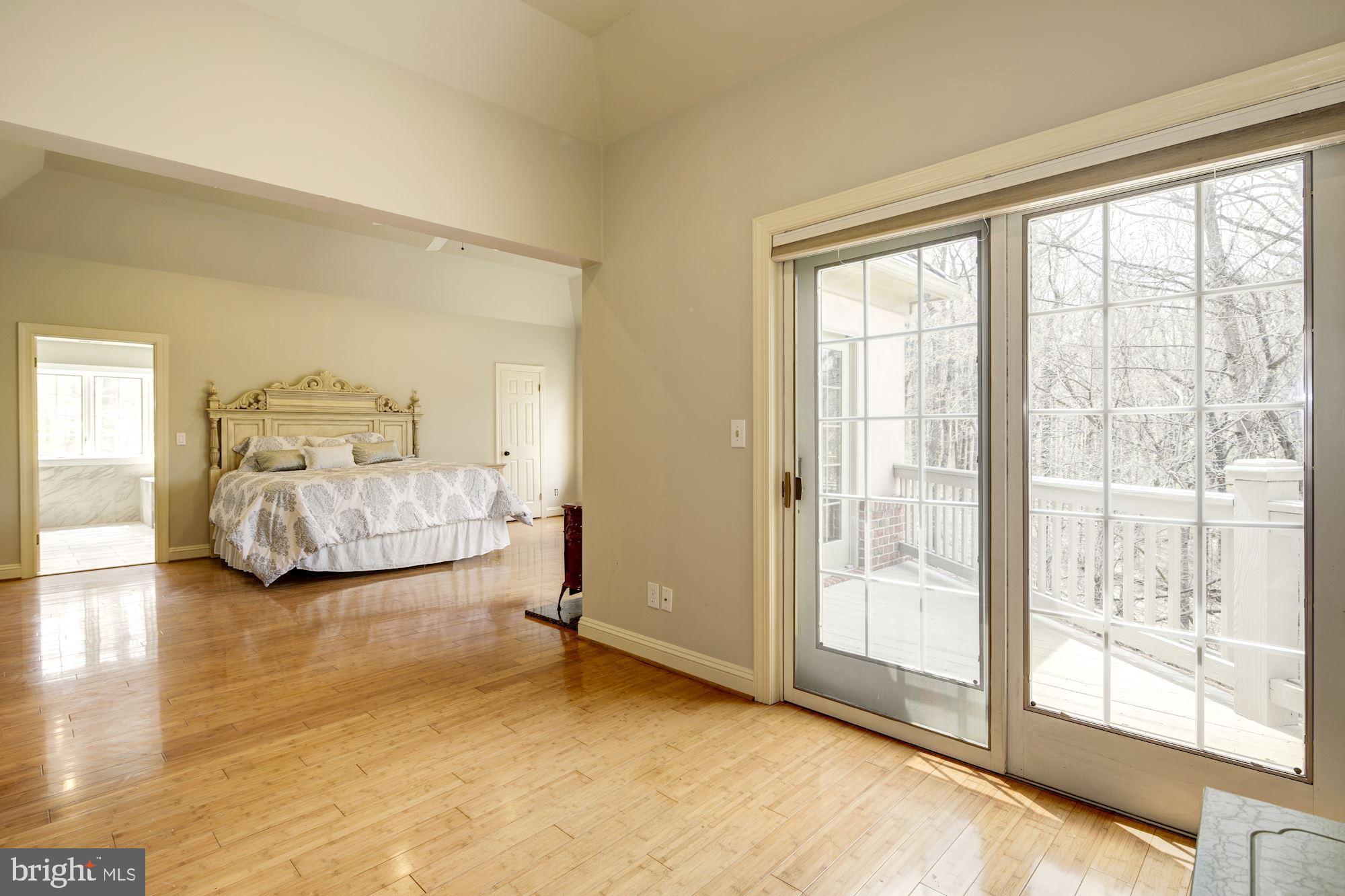 TRIADELPHIA WOODS - Residential