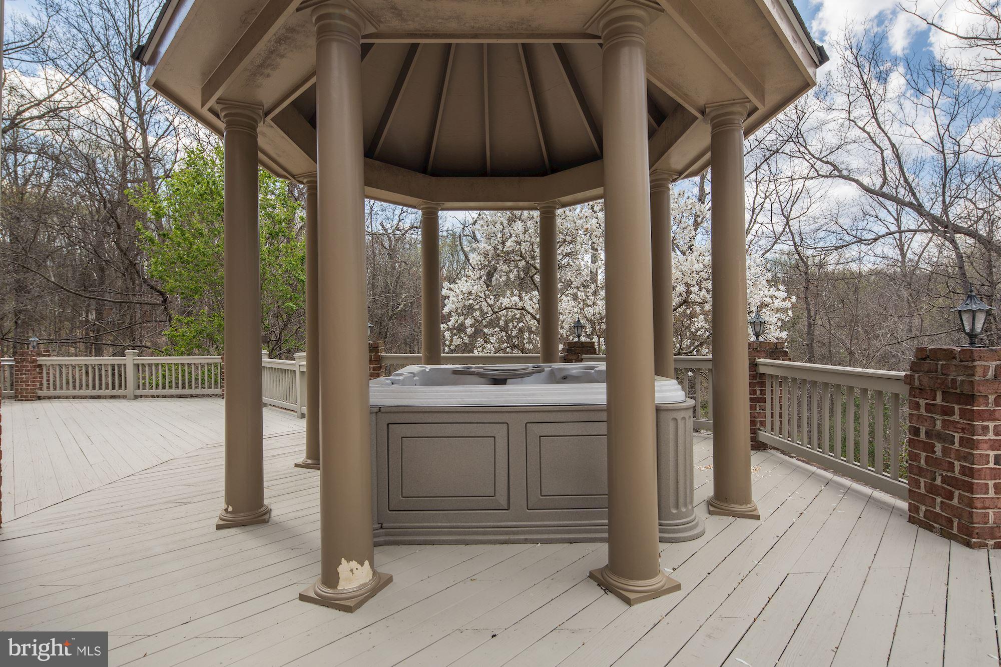 TRIADELPHIA WOODS - Residential