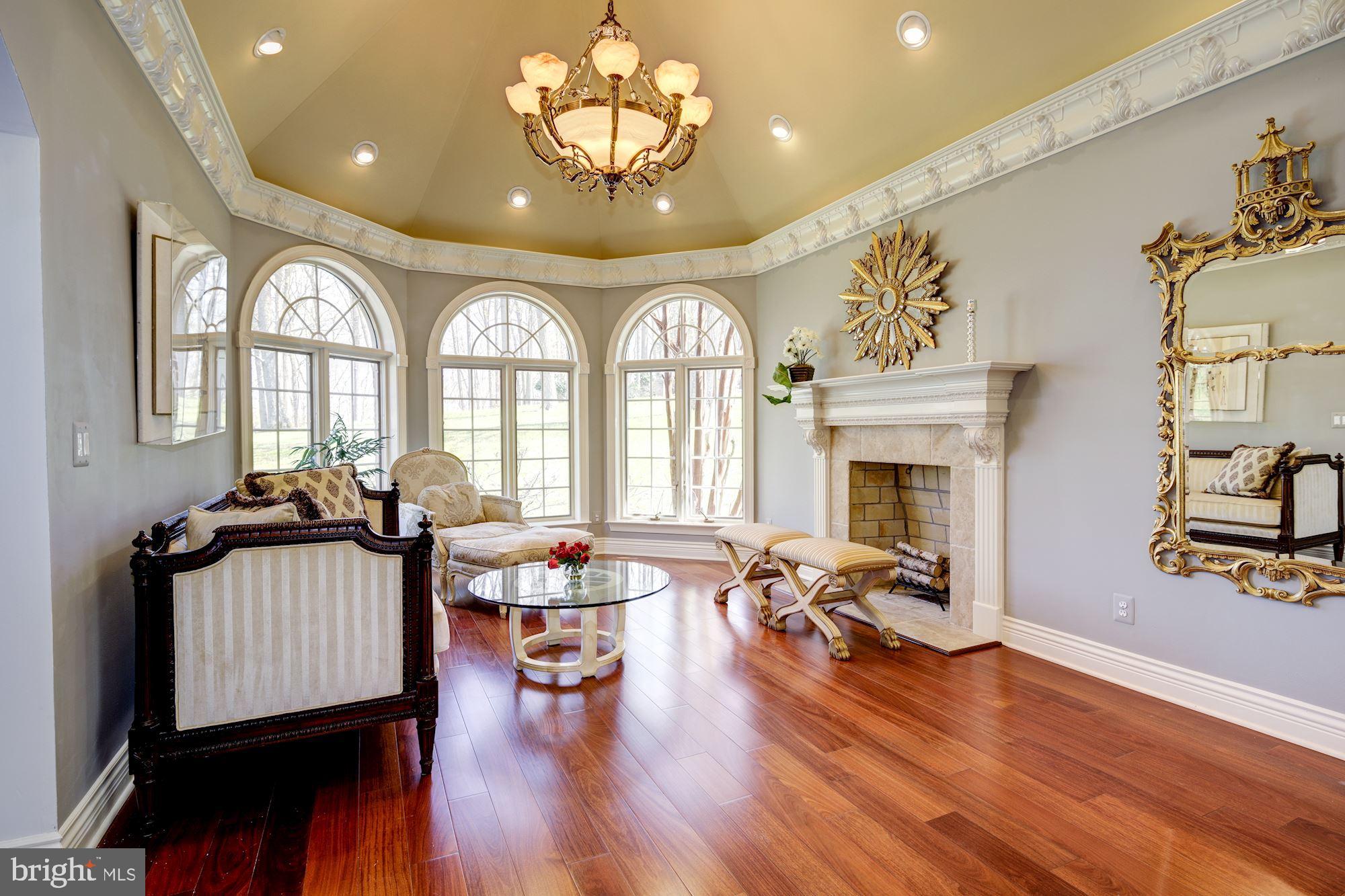 TRIADELPHIA WOODS - Residential