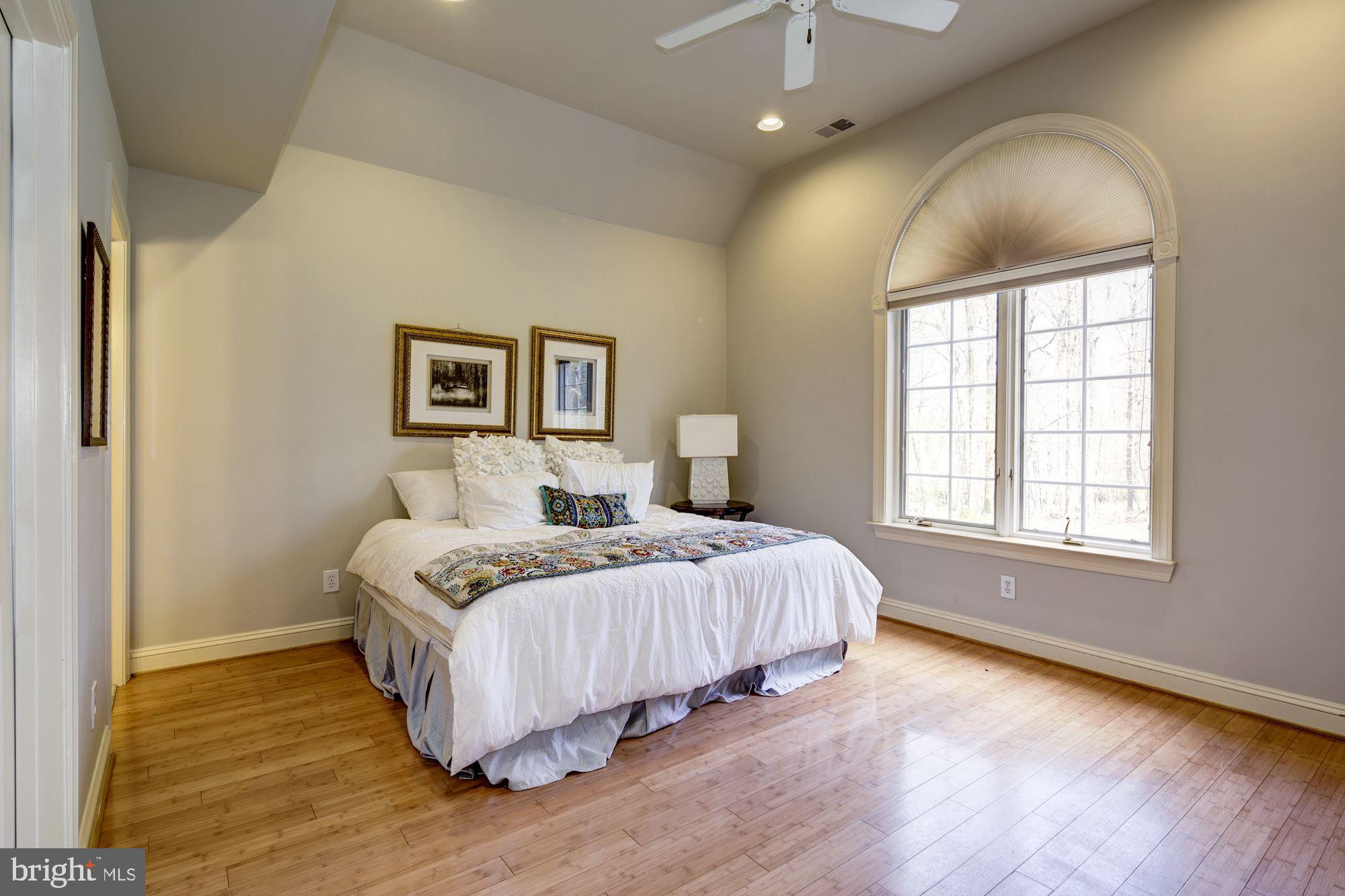 TRIADELPHIA WOODS - Residential