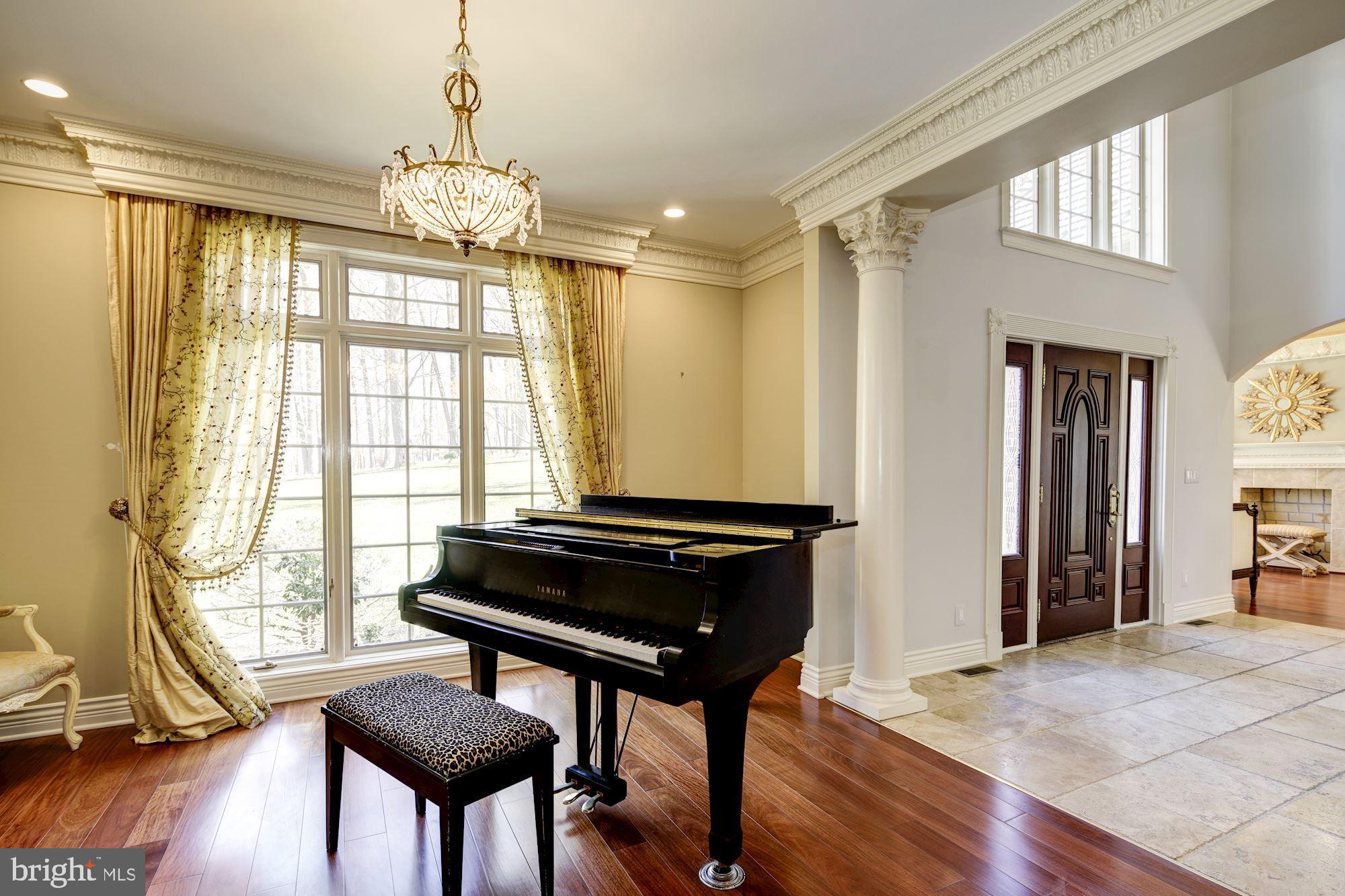 TRIADELPHIA WOODS - Residential