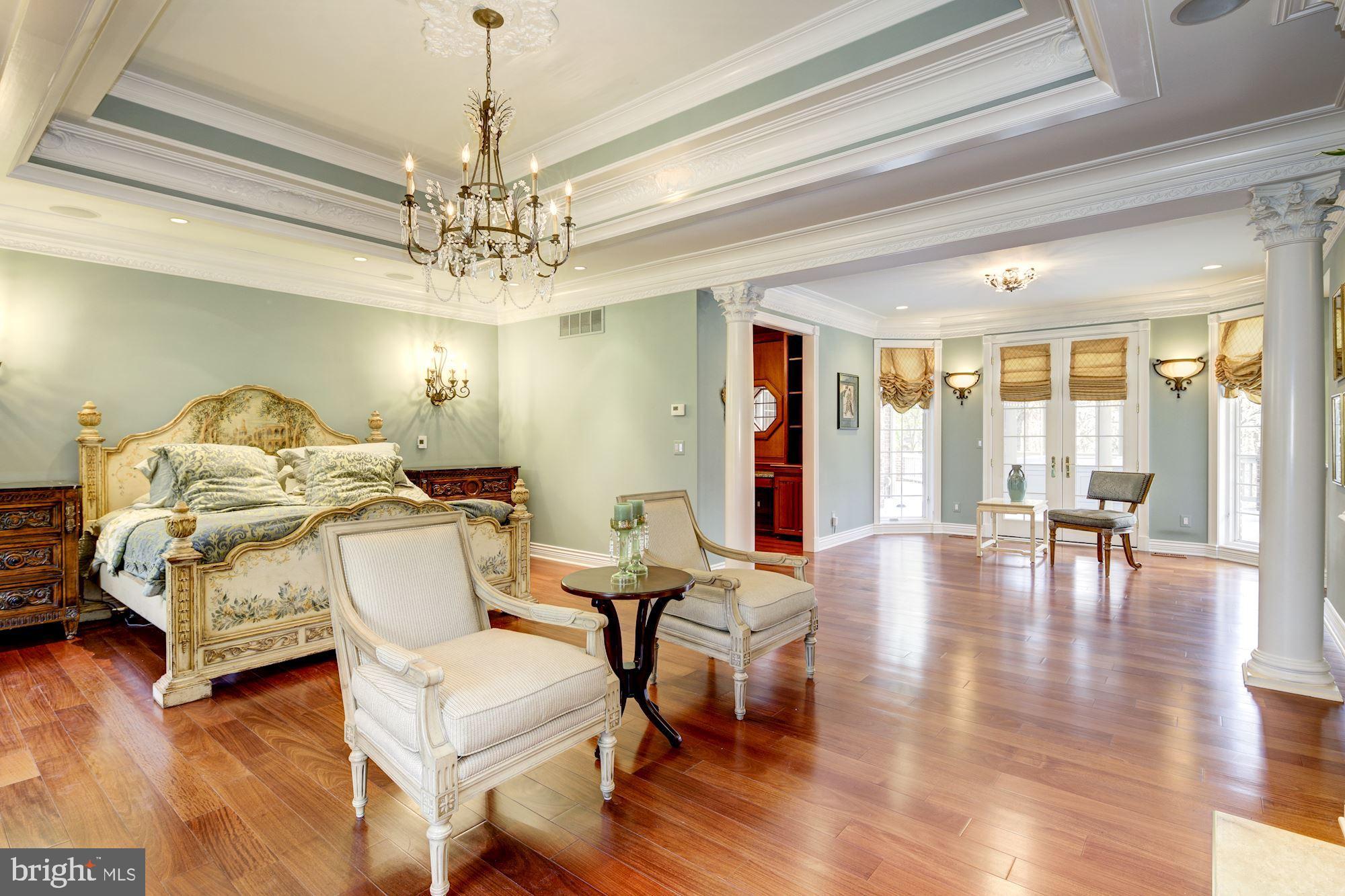 TRIADELPHIA WOODS - Residential