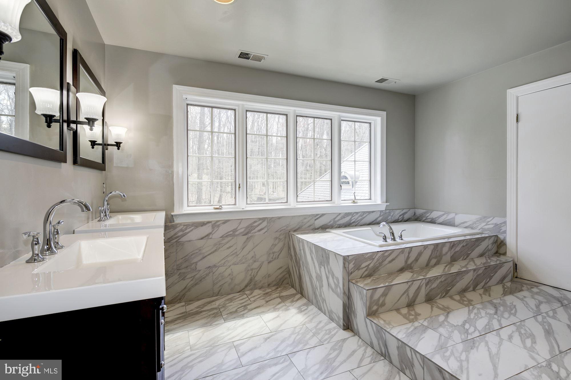 TRIADELPHIA WOODS - Residential