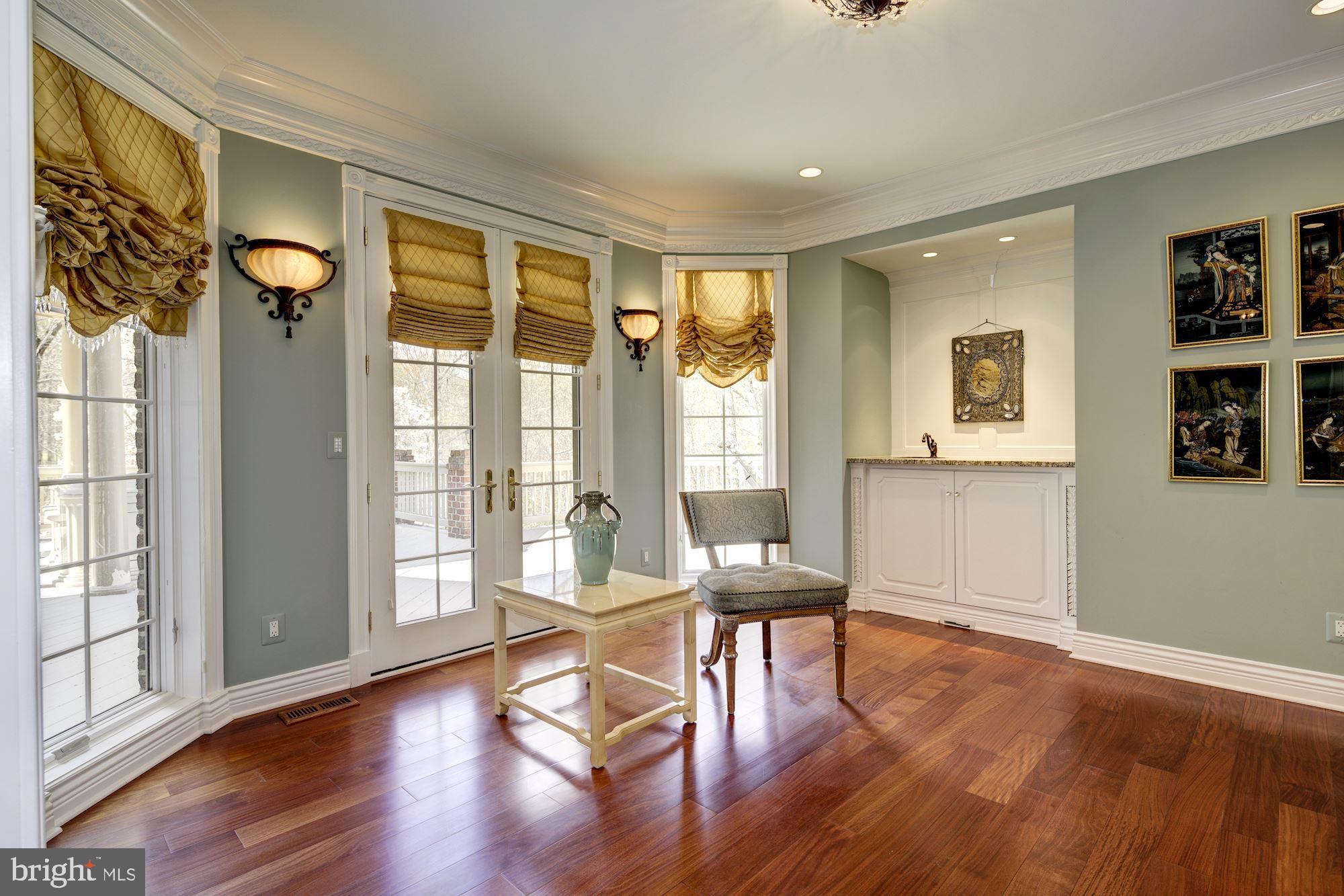 TRIADELPHIA WOODS - Residential