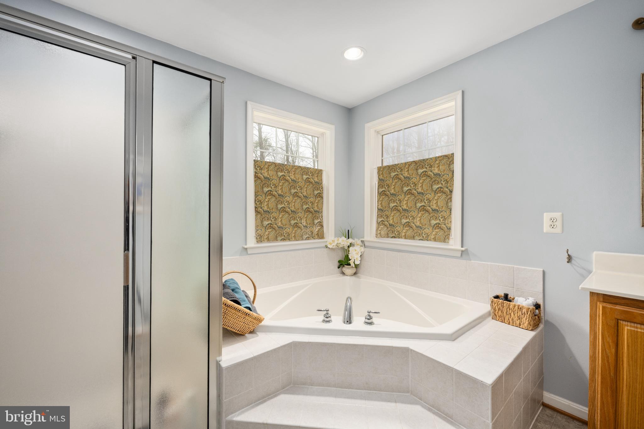 QUEENS GUARD - Residential