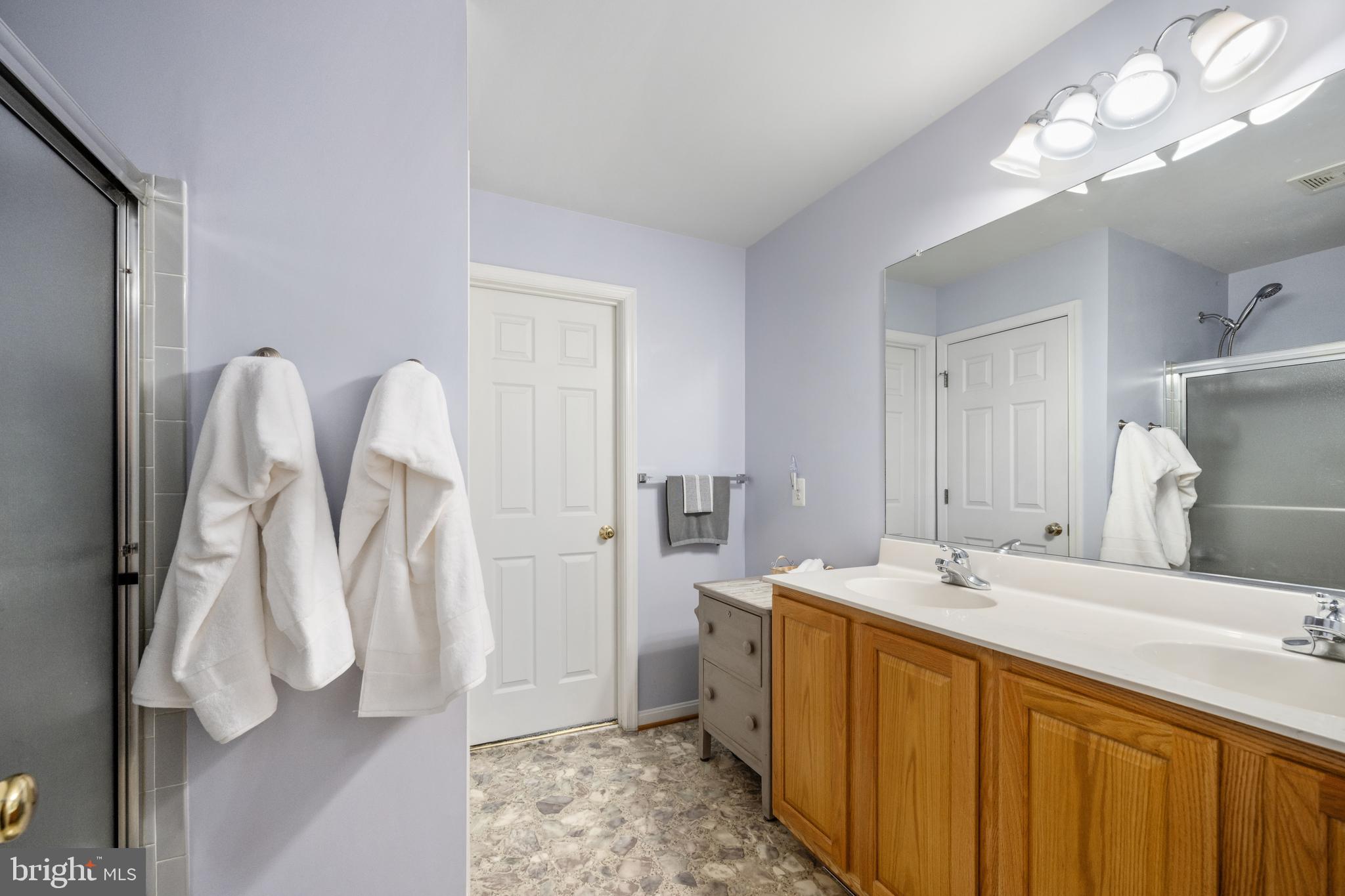 QUEENS GUARD - Residential