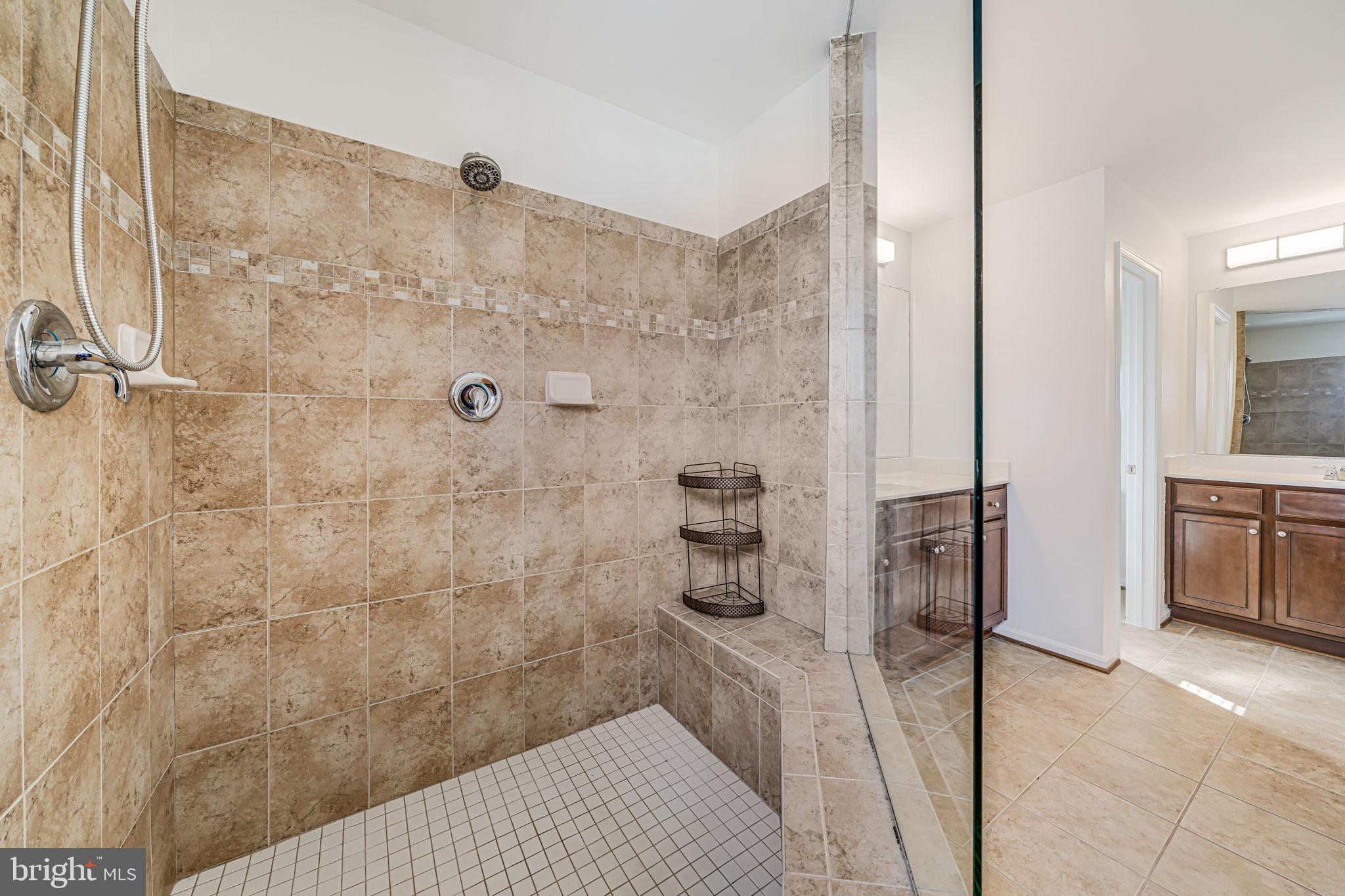 SHERWOOD FOREST - Residential