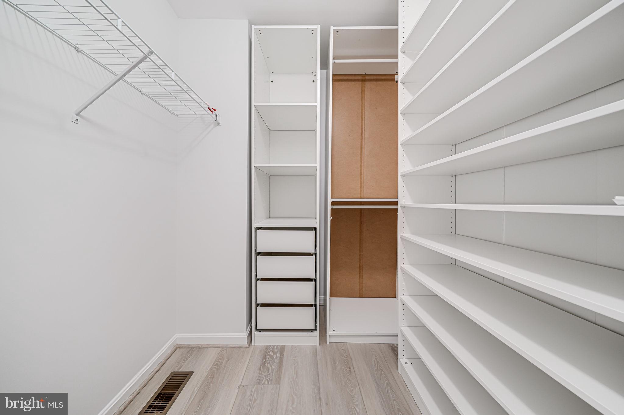 SHERWOOD FOREST - Residential