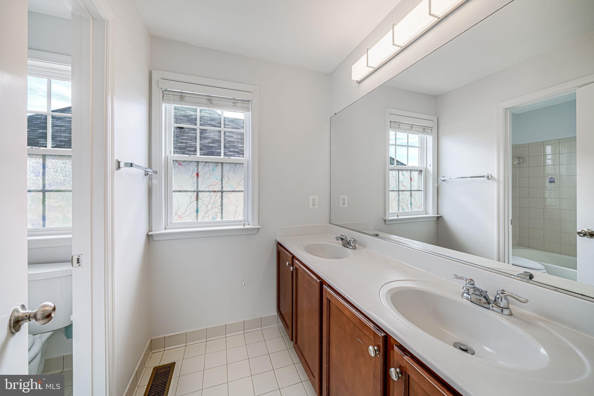 SHERWOOD FOREST - Residential