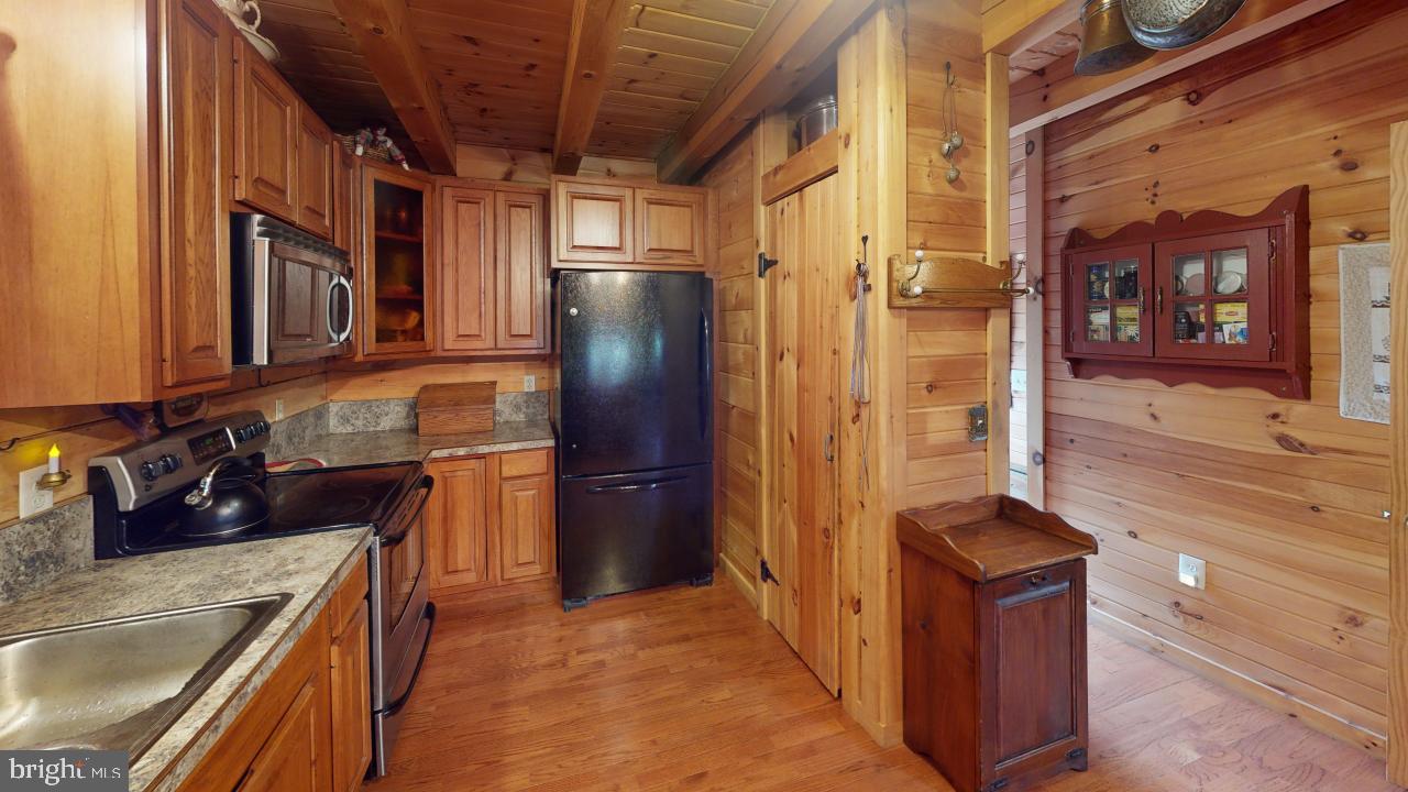 BLACKTHORN RIDGE ESTATES - Residential