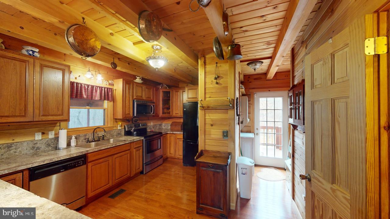 BLACKTHORN RIDGE ESTATES - Residential