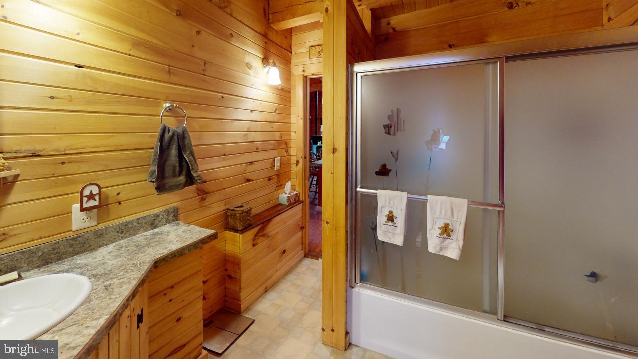 BLACKTHORN RIDGE ESTATES - Residential