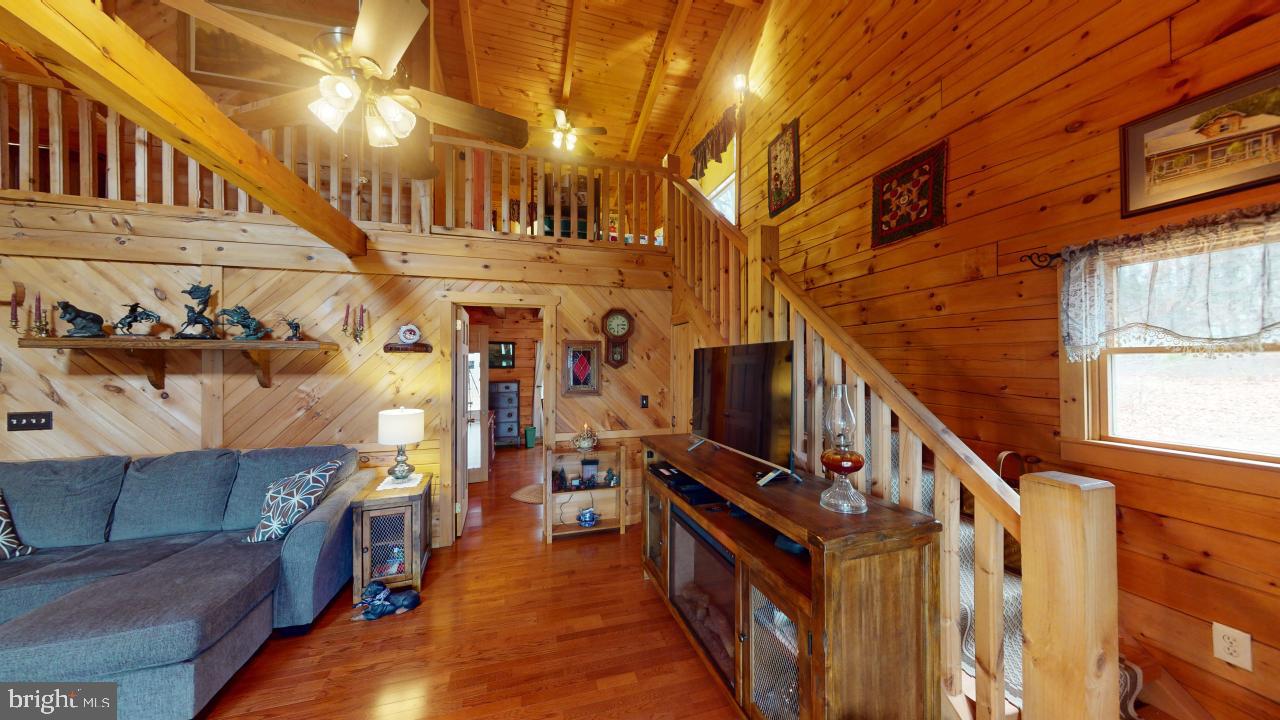 BLACKTHORN RIDGE ESTATES - Residential