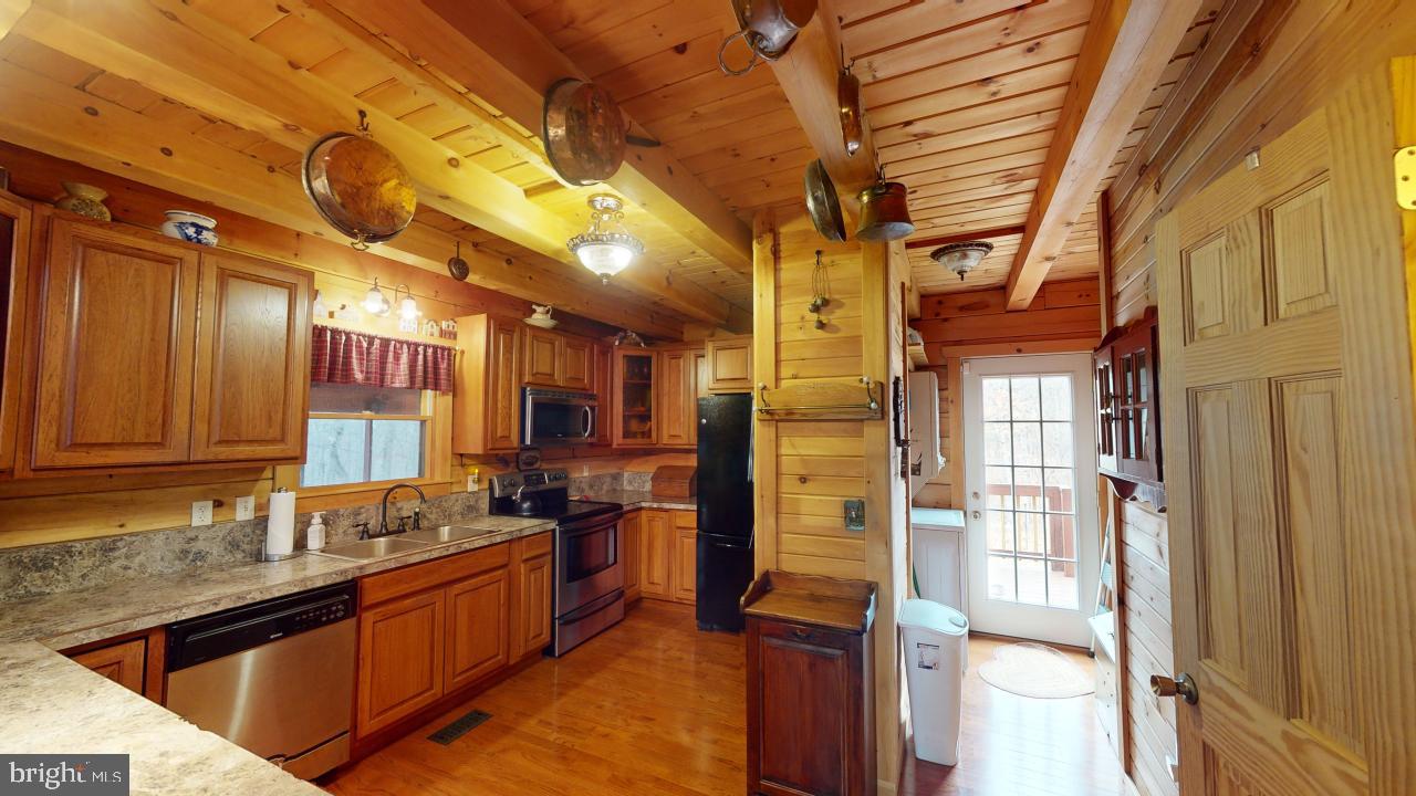 BLACKTHORN RIDGE ESTATES - Residential