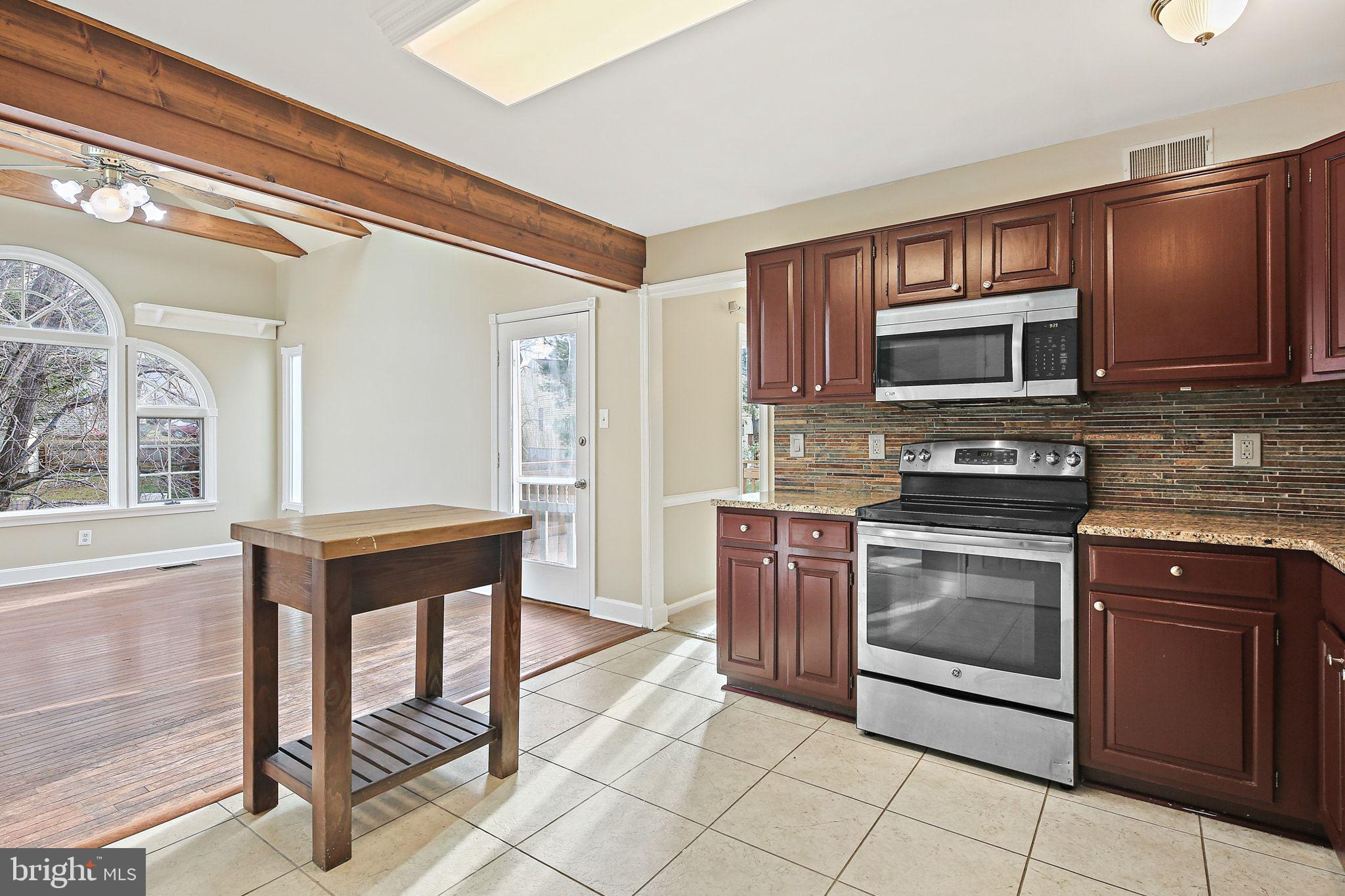 CHURCHILL TOWN SECTOR - Residential Lease