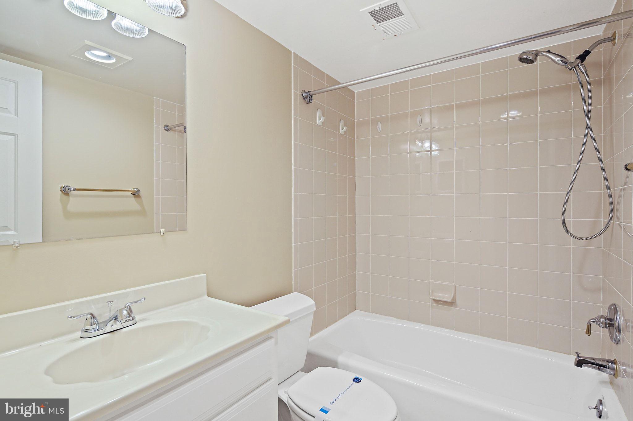 CHURCHILL TOWN SECTOR - Residential Lease